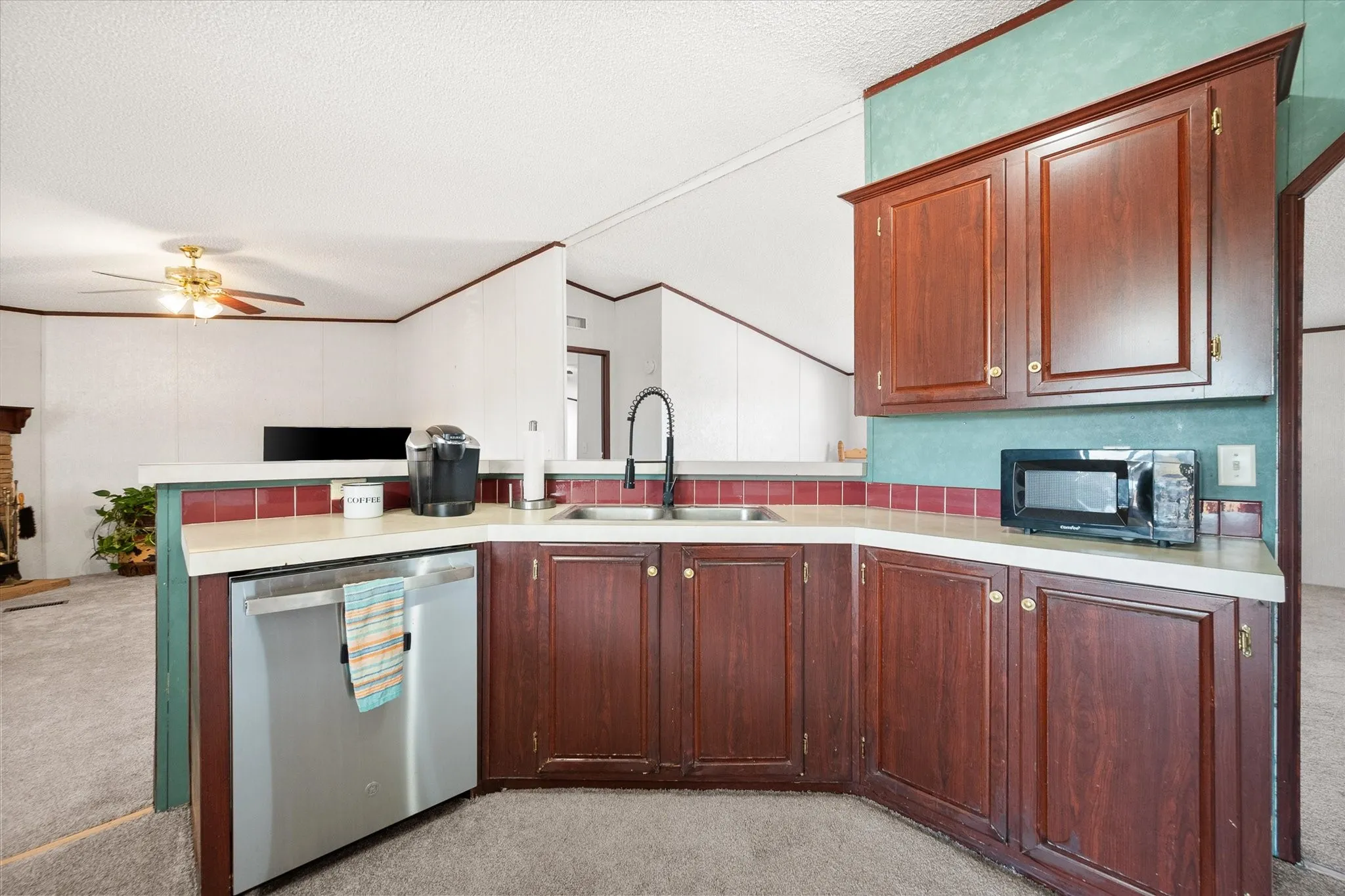 Mobile Home For Sale in Navarro County , 14181 Fm 639, Barry, Texas 75102, 3 Bedroom, 2 Bathroom, Garage spaces, 1,680 Sqft, built in 2001, mls#21393232, Real Estate Agent in Barry, Homes For Sale in Navarro county, Homes For Sale in Barry, Realtor in Barry Texas, Real Estate Brokerage Independent Realty Texas, Luminita Cordes Realtor