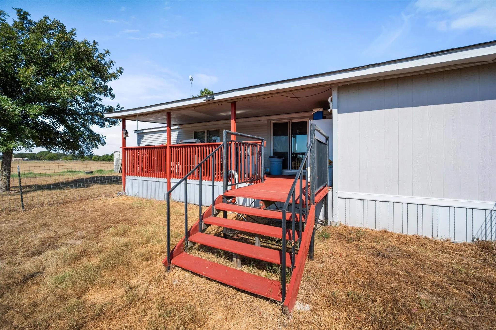 Mobile Home For Sale in Navarro County , 14181 Fm 639, Barry, Texas 75102, 3 Bedroom, 2 Bathroom, Garage spaces, 1,680 Sqft, built in 2001, mls#21393232, Real Estate Agent in Barry, Homes For Sale in Navarro county, Homes For Sale in Barry, Realtor in Barry Texas, Real Estate Brokerage Independent Realty Texas, Luminita Cordes Realtor