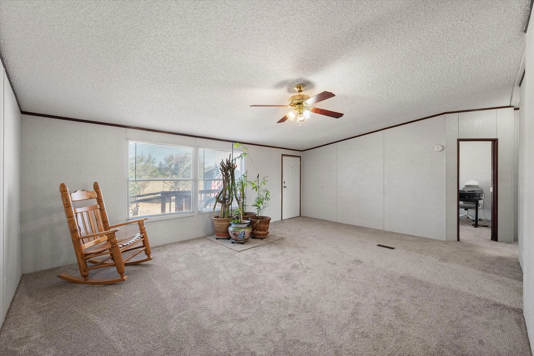 Mobile Home For Sale in Navarro County , 14181 Fm 639, Barry, Texas 75102, 3 Bedroom, 2 Bathroom, Garage spaces, 1,680 Sqft, built in 2001, mls#21393232, Real Estate Agent in Barry, Homes For Sale in Navarro county, Homes For Sale in Barry, Realtor in Barry Texas, Real Estate Brokerage Independent Realty Texas, Luminita Cordes Realtor