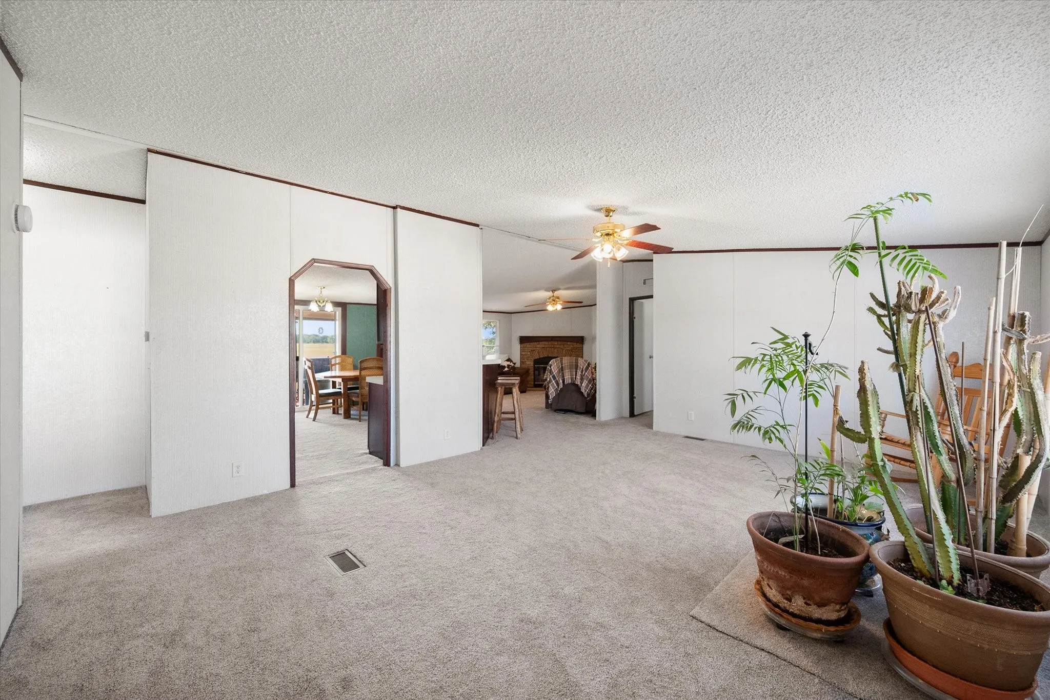 Mobile Home For Sale in Navarro County , 14181 Fm 639, Barry, Texas 75102, 3 Bedroom, 2 Bathroom, Garage spaces, 1,680 Sqft, built in 2001, mls#21393232, Real Estate Agent in Barry, Homes For Sale in Navarro county, Homes For Sale in Barry, Realtor in Barry Texas, Real Estate Brokerage Independent Realty Texas, Luminita Cordes Realtor