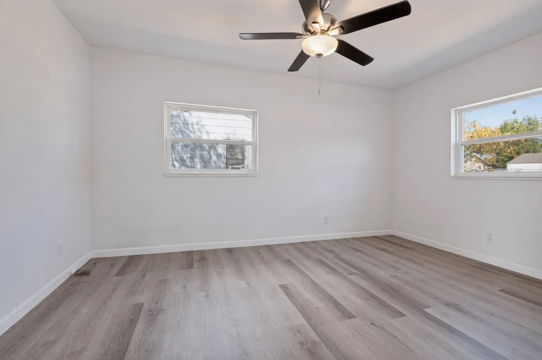 Single Family Residence For Rent in Tarrant County , 3224 Burson Avenue, Fort Worth, Texas 76110, 3 Bedroom, 1 Bathroom, Garage spaces, 930 Sqft, built in 1949, mls#21389611, Real Estate Agent in Fort Worth, Homes For Rent in Tarrant county, Homes For Rent in Fort Worth, Realtor in Fort Worth Texas, Real Estate Brokerage Independent Realty Texas, Luminita Cordes Realtor