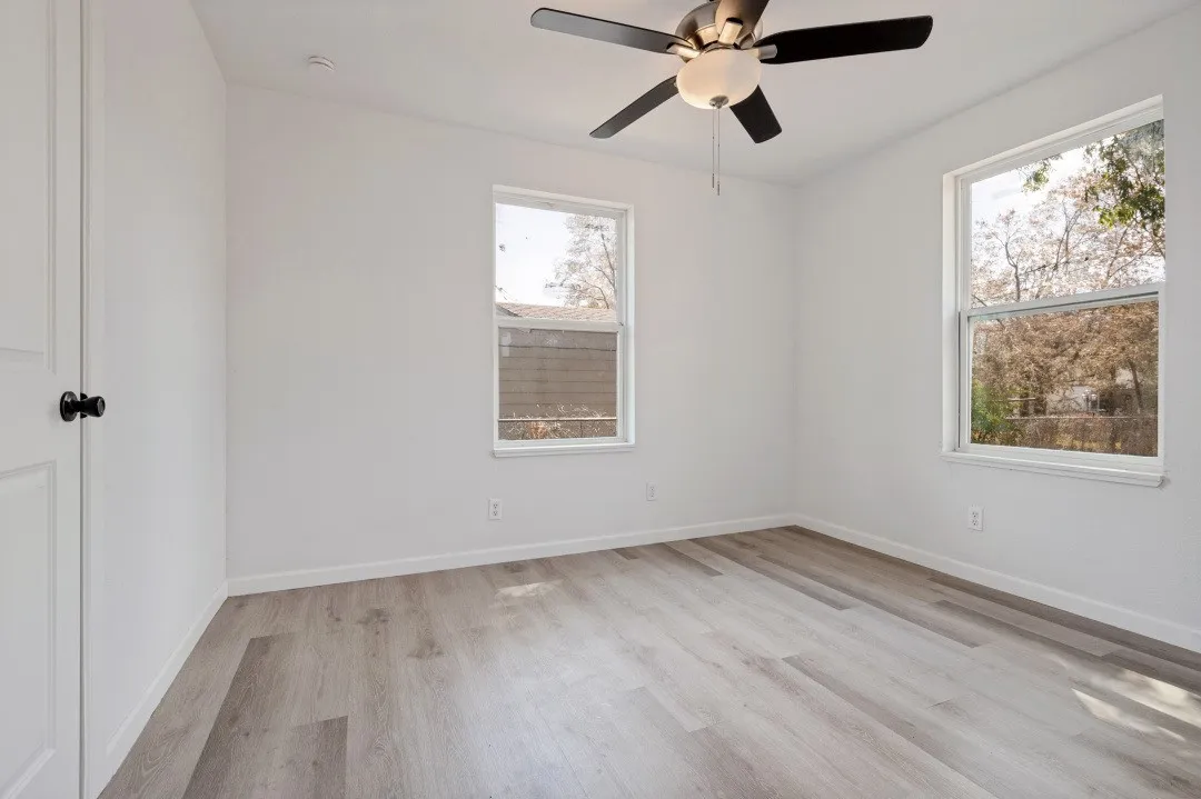 Single Family Residence For Rent in Tarrant County , 3224 Burson Avenue, Fort Worth, Texas 76110, 3 Bedroom, 1 Bathroom, Garage spaces, 930 Sqft, built in 1949, mls#21389611, Real Estate Agent in Fort Worth, Homes For Rent in Tarrant county, Homes For Rent in Fort Worth, Realtor in Fort Worth Texas, Real Estate Brokerage Independent Realty Texas, Luminita Cordes Realtor