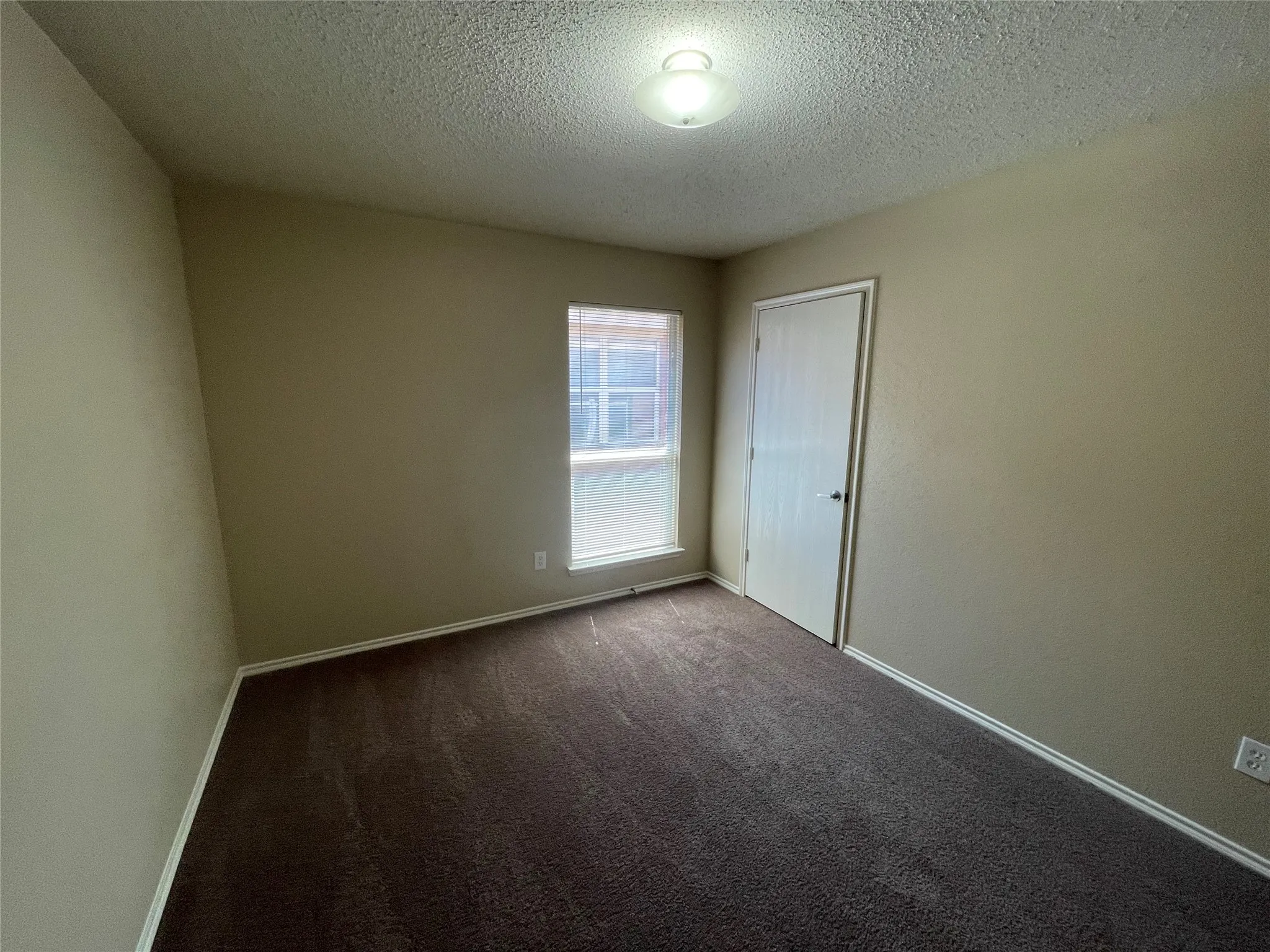 Single Family Residence For Rent in Dallas County , 713 Horseshoe Court, De Soto, Texas 75115, 4 Bedroom, 2 Bathroom, 2 Garage spaces, 2,240 Sqft, built in 2005, mls#21394202, Real Estate Agent in De Soto, Homes For Rent in Dallas county, Homes For Rent in De Soto, Realtor in De Soto Texas, Real Estate Brokerage Independent Realty Texas, Luminita Cordes Realtor