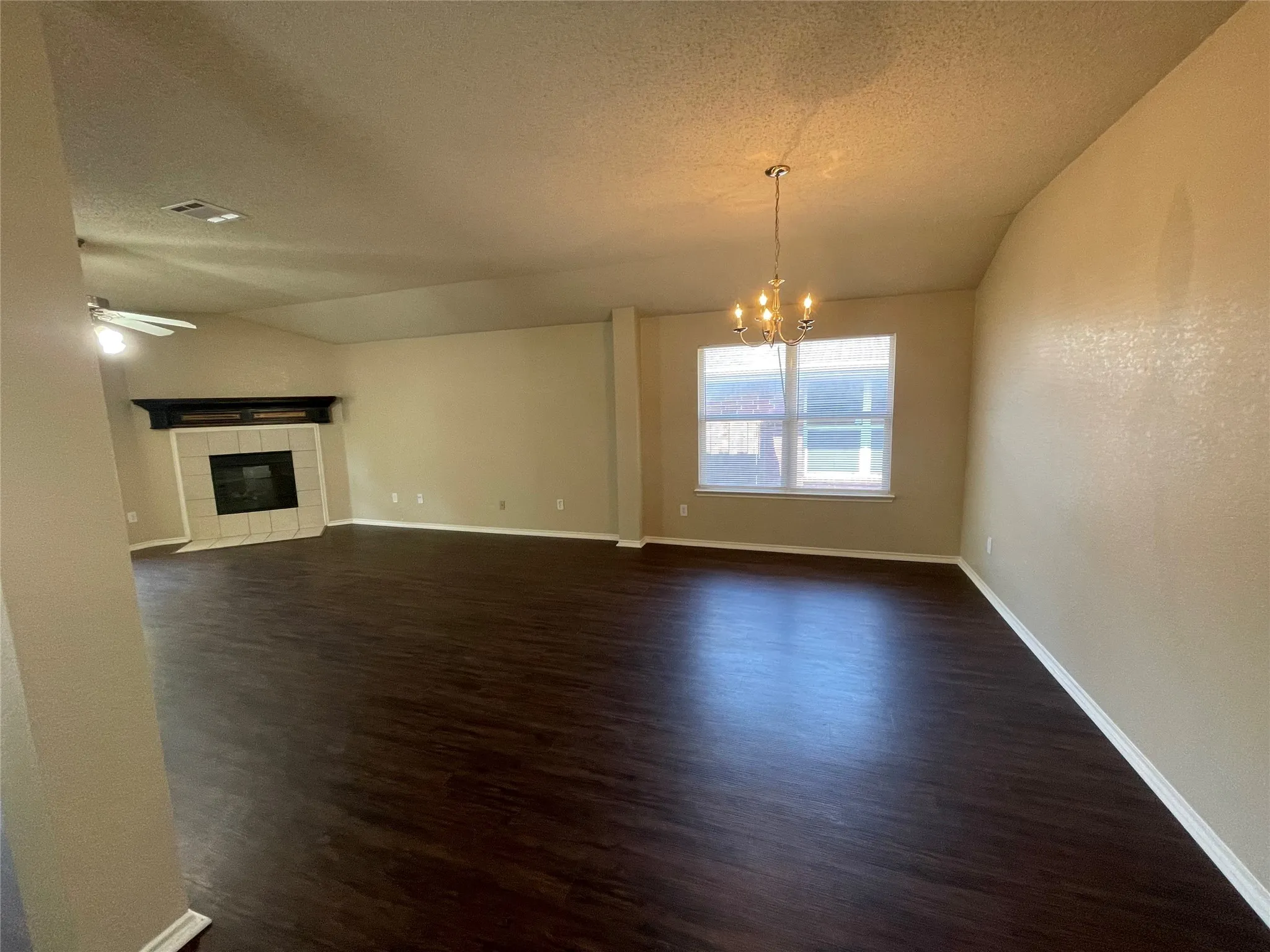 Single Family Residence For Rent in Dallas County , 713 Horseshoe Court, De Soto, Texas 75115, 4 Bedroom, 2 Bathroom, 2 Garage spaces, 2,240 Sqft, built in 2005, mls#21394202, Real Estate Agent in De Soto, Homes For Rent in Dallas county, Homes For Rent in De Soto, Realtor in De Soto Texas, Real Estate Brokerage Independent Realty Texas, Luminita Cordes Realtor