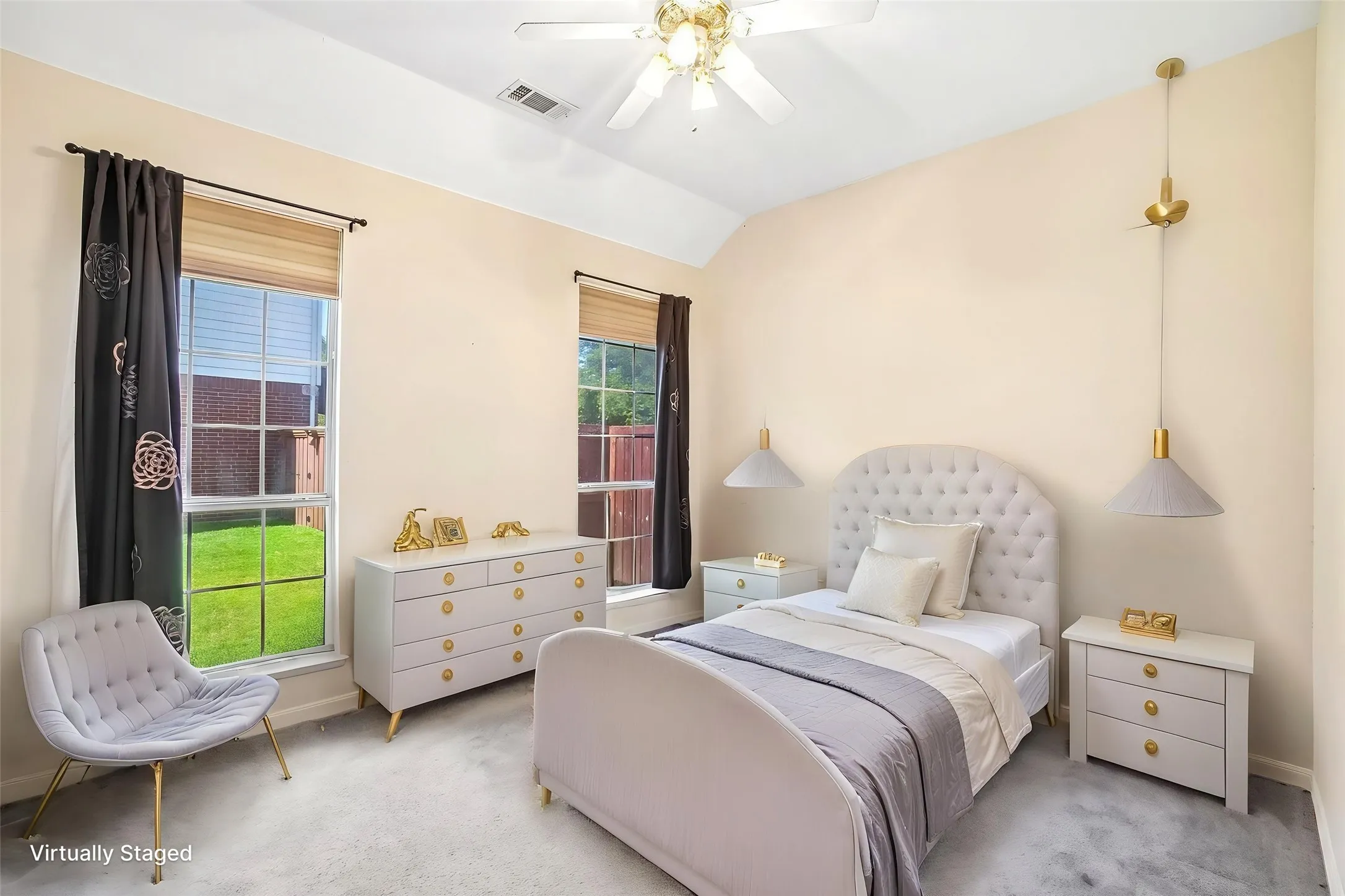 Single Family Residence For Sale in Collin County , 257 Love Bird Lane, Murphy, Texas 75094, 3 Bedroom, 2 Bathroom, 5 Garage spaces, 2,718 Sqft, built in 2001, mls#21346210, Real Estate Agent in Murphy, Homes For Sale in Collin county, Homes For Sale in Murphy, Realtor in Murphy Texas, Real Estate Brokerage Independent Realty Texas, Luminita Cordes Realtor