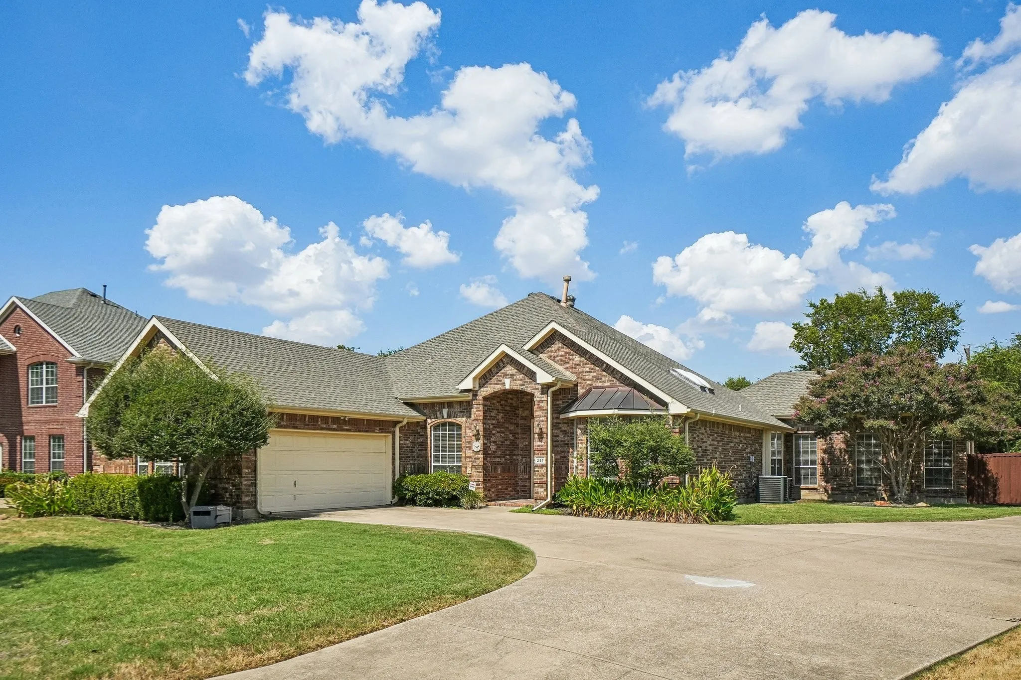 Single story open floor plan home on a half acre lot in Murphy Farms.