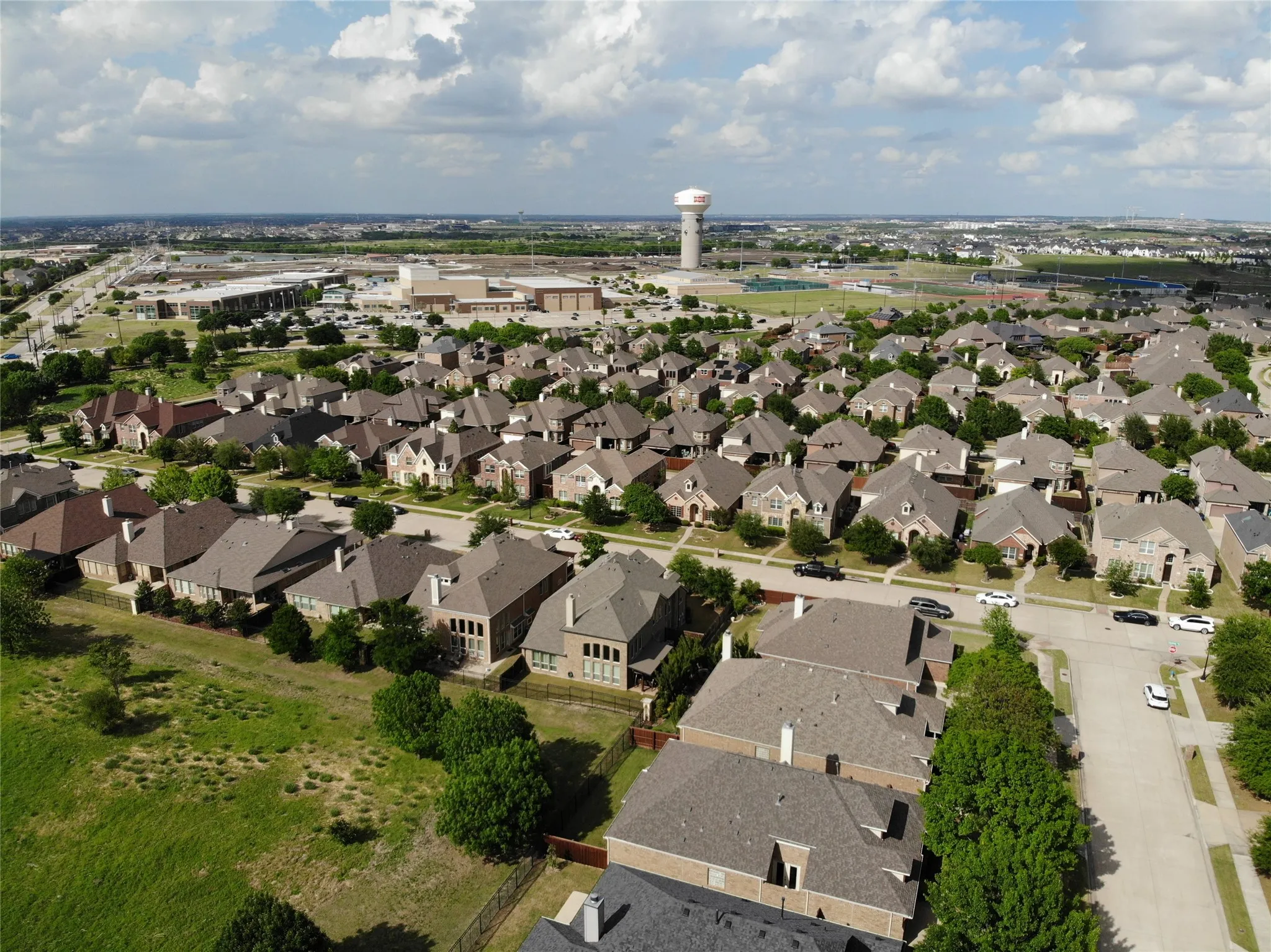 Single Family Residence For Sale in Denton County , 2644 Hannah Circle, Frisco, Texas 75033, 3 Bedroom, 2 Bathroom, 3 Garage spaces, 2,260 Sqft, built in 2009, mls#21394175, Real Estate Agent in Frisco, Homes For Sale in Denton county, Homes For Sale in Frisco, Realtor in Frisco Texas, Real Estate Brokerage Independent Realty Texas, Luminita Cordes Realtor