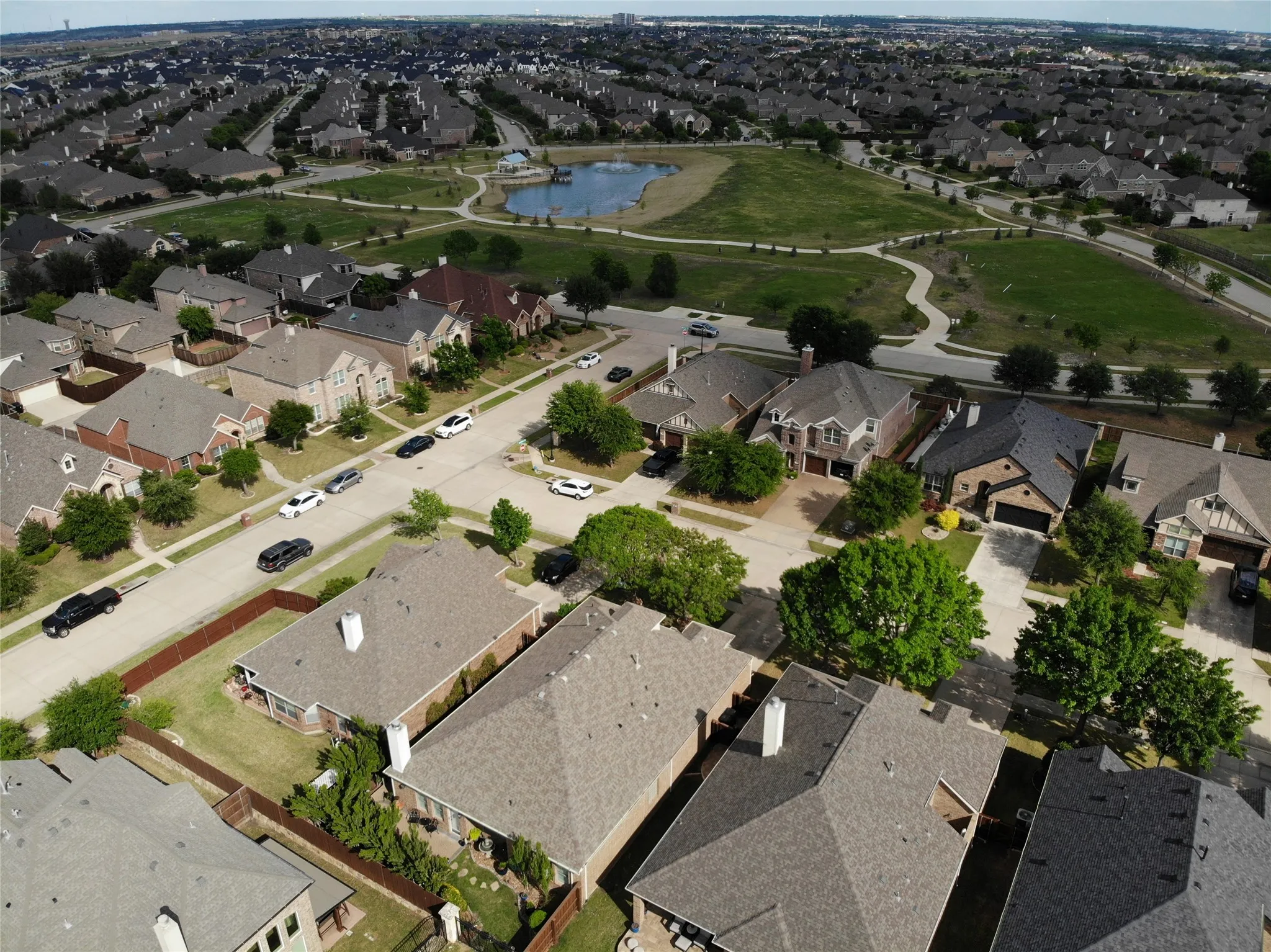Single Family Residence For Sale in Denton County , 2644 Hannah Circle, Frisco, Texas 75033, 3 Bedroom, 2 Bathroom, 3 Garage spaces, 2,260 Sqft, built in 2009, mls#21394175, Real Estate Agent in Frisco, Homes For Sale in Denton county, Homes For Sale in Frisco, Realtor in Frisco Texas, Real Estate Brokerage Independent Realty Texas, Luminita Cordes Realtor