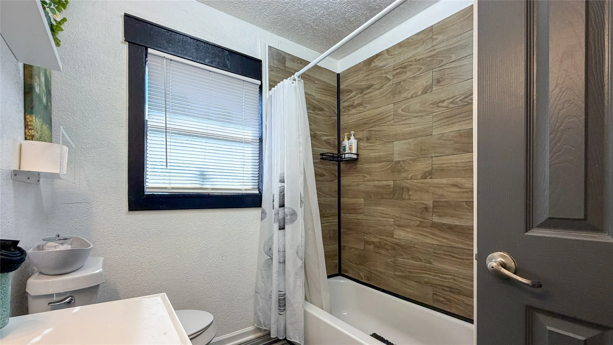 Single Family Residence For Rent in Dallas County , 1805 El Paso Street, Grand Prairie, Texas 75051, 3 Bedroom, 2 Bathroom, Garage spaces, 1,444 Sqft, built in 1963, mls#21394043, Real Estate Agent in Grand Prairie, Homes For Rent in Dallas county, Homes For Rent in Grand Prairie, Realtor in Grand Prairie Texas, Real Estate Brokerage Independent Realty Texas, Luminita Cordes Realtor