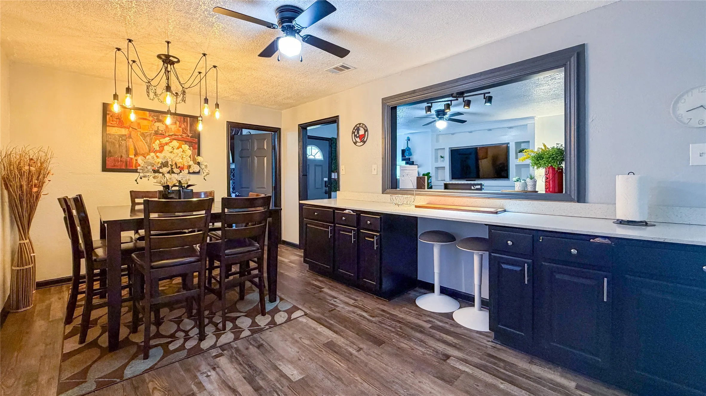 Single Family Residence For Rent in Dallas County , 1805 El Paso Street, Grand Prairie, Texas 75051, 3 Bedroom, 2 Bathroom, Garage spaces, 1,444 Sqft, built in 1963, mls#21394043, Real Estate Agent in Grand Prairie, Homes For Rent in Dallas county, Homes For Rent in Grand Prairie, Realtor in Grand Prairie Texas, Real Estate Brokerage Independent Realty Texas, Luminita Cordes Realtor