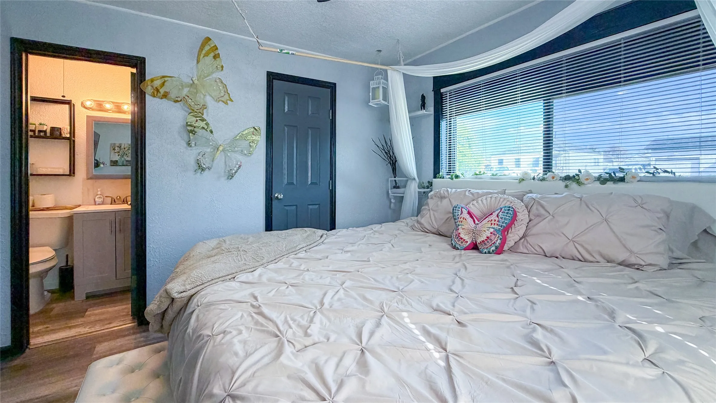 Single Family Residence For Rent in Dallas County , 1805 El Paso Street, Grand Prairie, Texas 75051, 3 Bedroom, 2 Bathroom, Garage spaces, 1,444 Sqft, built in 1963, mls#21394043, Real Estate Agent in Grand Prairie, Homes For Rent in Dallas county, Homes For Rent in Grand Prairie, Realtor in Grand Prairie Texas, Real Estate Brokerage Independent Realty Texas, Luminita Cordes Realtor