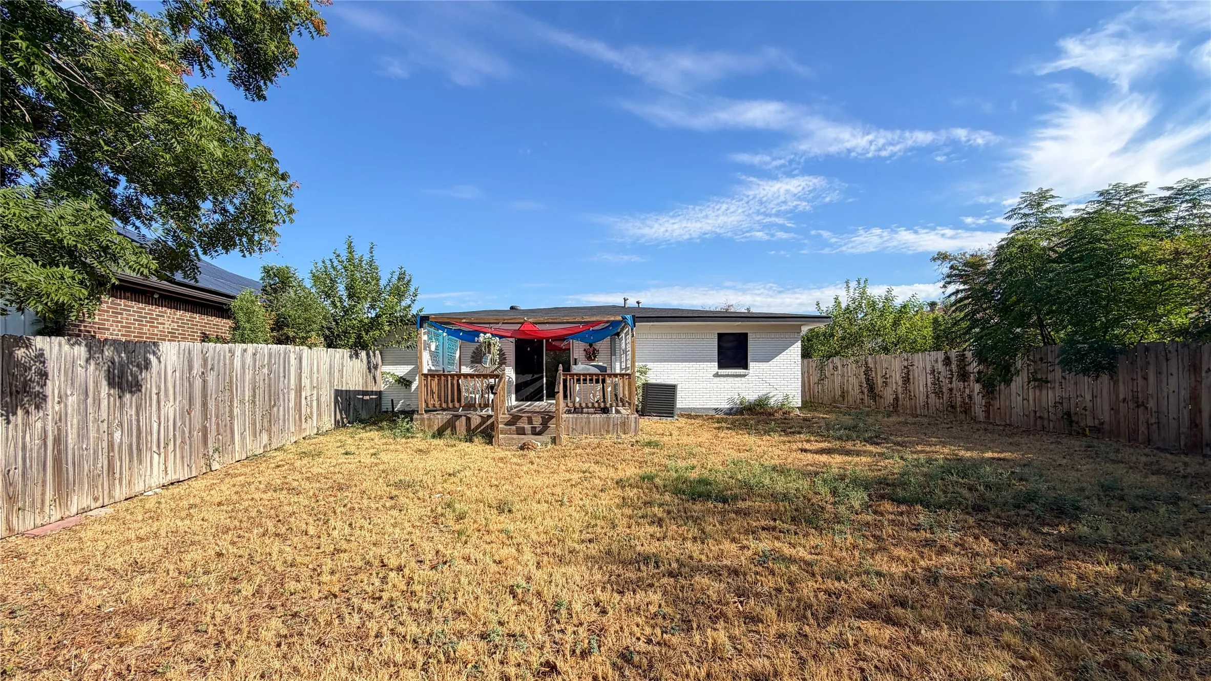 Single Family Residence For Rent in Dallas County , 1805 El Paso Street, Grand Prairie, Texas 75051, 3 Bedroom, 2 Bathroom, Garage spaces, 1,444 Sqft, built in 1963, mls#21394043, Real Estate Agent in Grand Prairie, Homes For Rent in Dallas county, Homes For Rent in Grand Prairie, Realtor in Grand Prairie Texas, Real Estate Brokerage Independent Realty Texas, Luminita Cordes Realtor