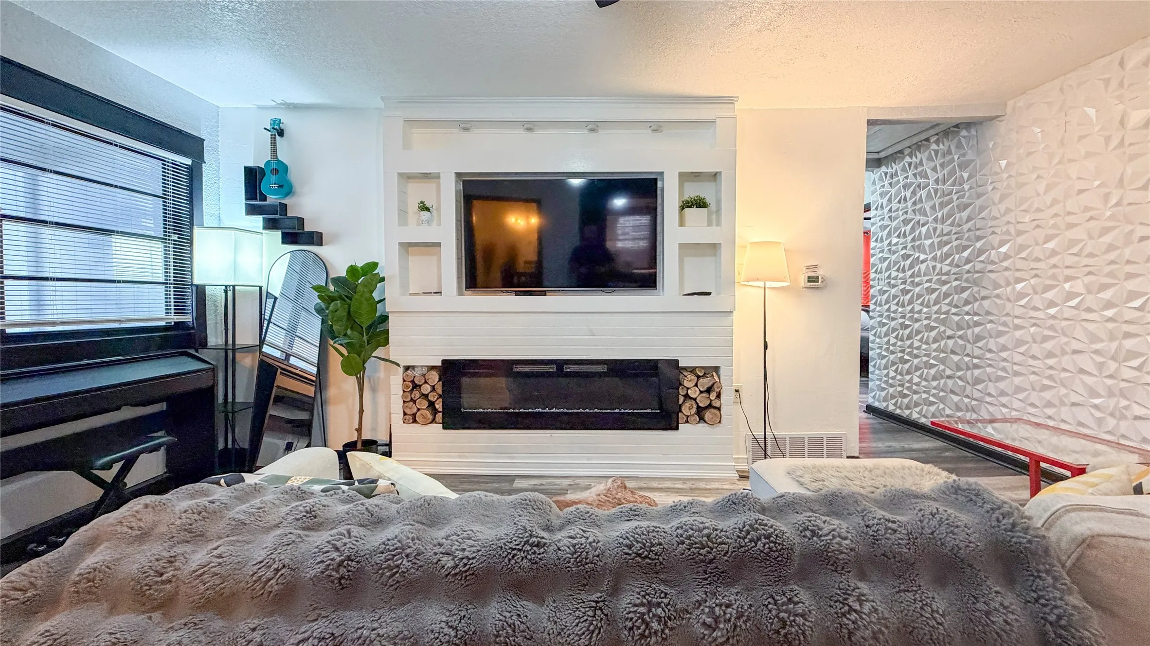 Single Family Residence For Rent in Dallas County , 1805 El Paso Street, Grand Prairie, Texas 75051, 3 Bedroom, 2 Bathroom, Garage spaces, 1,444 Sqft, built in 1963, mls#21394043, Real Estate Agent in Grand Prairie, Homes For Rent in Dallas county, Homes For Rent in Grand Prairie, Realtor in Grand Prairie Texas, Real Estate Brokerage Independent Realty Texas, Luminita Cordes Realtor