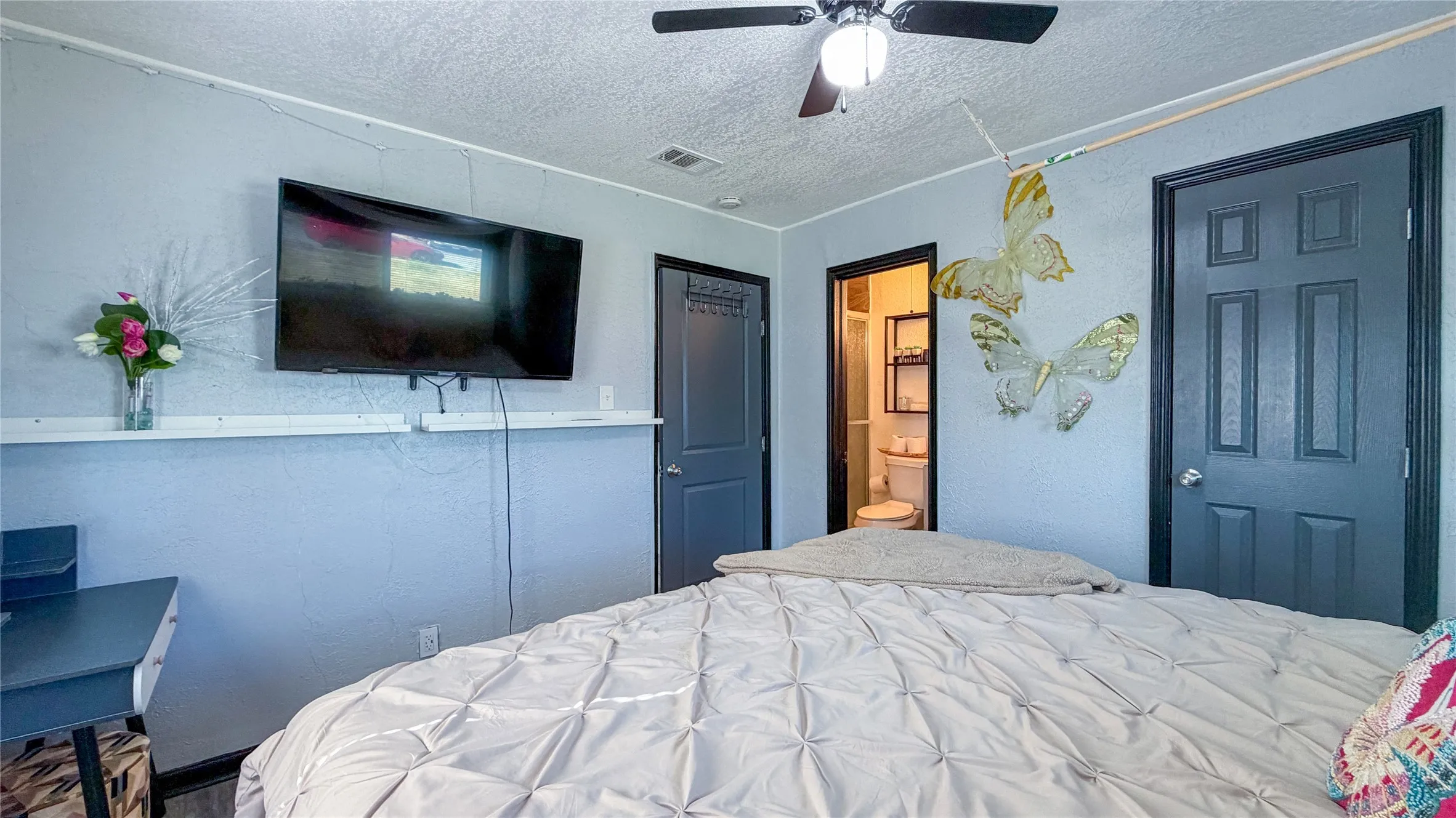 Single Family Residence For Rent in Dallas County , 1805 El Paso Street, Grand Prairie, Texas 75051, 3 Bedroom, 2 Bathroom, Garage spaces, 1,444 Sqft, built in 1963, mls#21394043, Real Estate Agent in Grand Prairie, Homes For Rent in Dallas county, Homes For Rent in Grand Prairie, Realtor in Grand Prairie Texas, Real Estate Brokerage Independent Realty Texas, Luminita Cordes Realtor