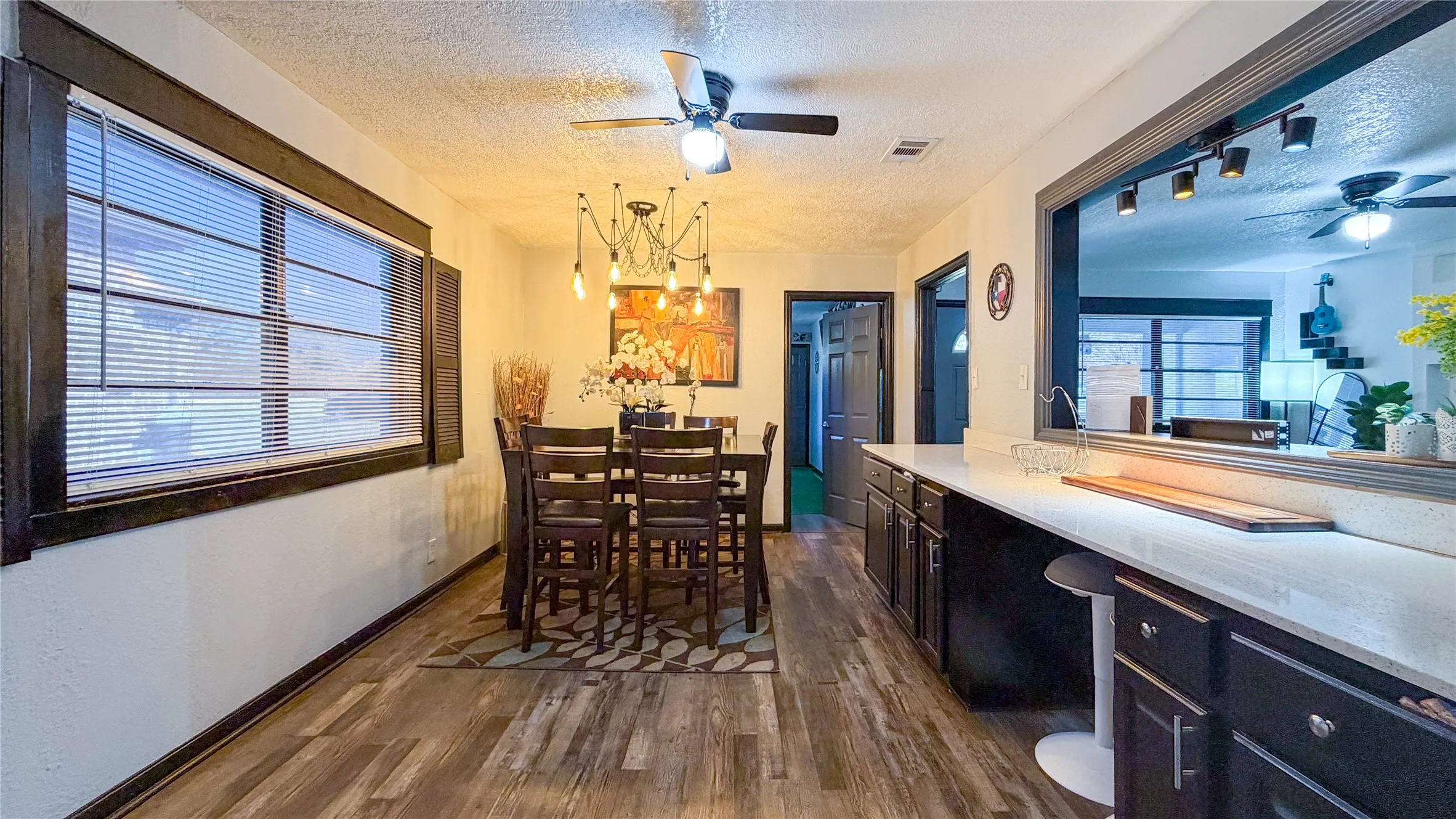 Single Family Residence For Rent in Dallas County , 1805 El Paso Street, Grand Prairie, Texas 75051, 3 Bedroom, 2 Bathroom, Garage spaces, 1,444 Sqft, built in 1963, mls#21394043, Real Estate Agent in Grand Prairie, Homes For Rent in Dallas county, Homes For Rent in Grand Prairie, Realtor in Grand Prairie Texas, Real Estate Brokerage Independent Realty Texas, Luminita Cordes Realtor