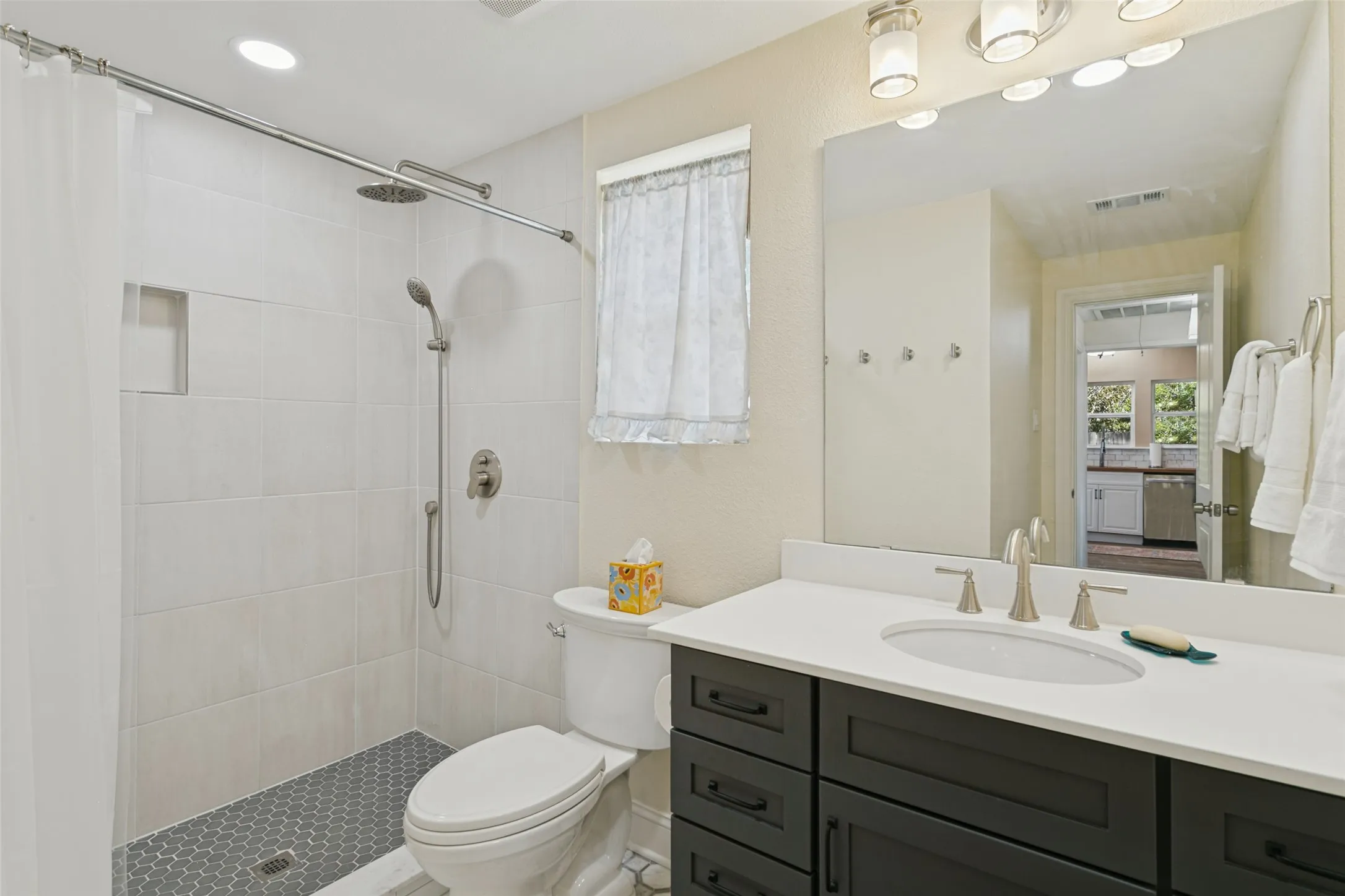 Single Family Residence For Sale in Tarrant County , 7420 Love Circle, Fort Worth, Texas 76135, 3 Bedroom, 3 Bathroom, Garage spaces, 1,976 Sqft, built in 1958, mls#21389453, Real Estate Agent in Fort Worth, Homes For Sale in Tarrant county, Homes For Sale in Fort Worth, Realtor in Fort Worth Texas, Real Estate Brokerage Independent Realty Texas, Luminita Cordes Realtor