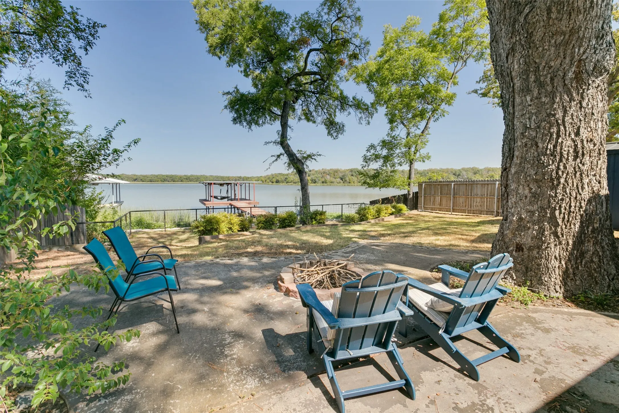 Single Family Residence For Sale in Tarrant County , 7420 Love Circle, Fort Worth, Texas 76135, 3 Bedroom, 3 Bathroom, Garage spaces, 1,976 Sqft, built in 1958, mls#21389453, Real Estate Agent in Fort Worth, Homes For Sale in Tarrant county, Homes For Sale in Fort Worth, Realtor in Fort Worth Texas, Real Estate Brokerage Independent Realty Texas, Luminita Cordes Realtor