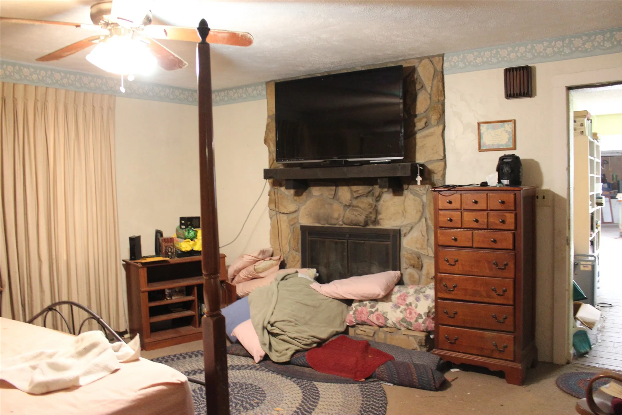 Mobile Home For Sale in Hood County , 2804 Maplewood Street, Granbury, Texas 76048, 3 Bedroom, 3 Bathroom, 2 Garage spaces, 2,932 Sqft, built in 2002, mls#21392680, Real Estate Agent in Granbury, Homes For Sale in Hood county, Homes For Sale in Granbury, Realtor in Granbury Texas, Real Estate Brokerage Independent Realty Texas, Luminita Cordes Realtor