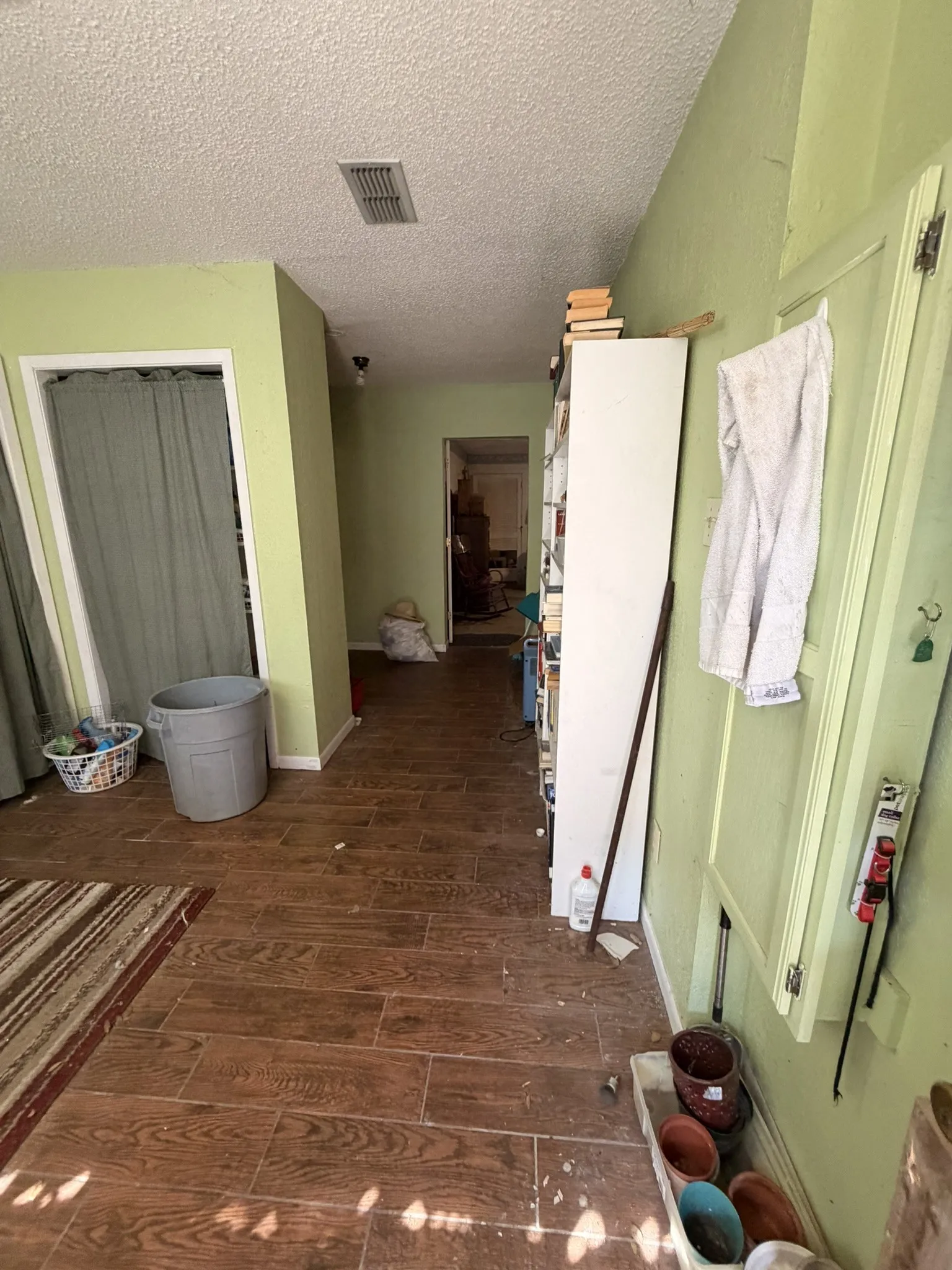 Mobile Home For Sale in Hood County , 2804 Maplewood Street, Granbury, Texas 76048, 3 Bedroom, 3 Bathroom, 2 Garage spaces, 2,932 Sqft, built in 2002, mls#21392680, Real Estate Agent in Granbury, Homes For Sale in Hood county, Homes For Sale in Granbury, Realtor in Granbury Texas, Real Estate Brokerage Independent Realty Texas, Luminita Cordes Realtor