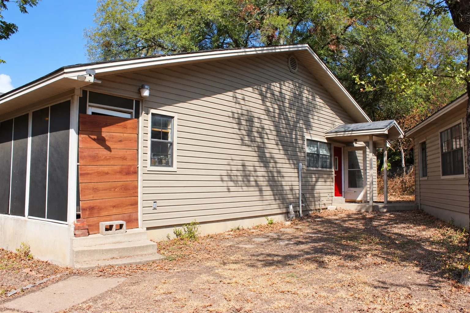 Mobile Home For Sale in Hood County , 2804 Maplewood Street, Granbury, Texas 76048, 3 Bedroom, 3 Bathroom, 2 Garage spaces, 2,932 Sqft, built in 2002, mls#21392680, Real Estate Agent in Granbury, Homes For Sale in Hood county, Homes For Sale in Granbury, Realtor in Granbury Texas, Real Estate Brokerage Independent Realty Texas, Luminita Cordes Realtor