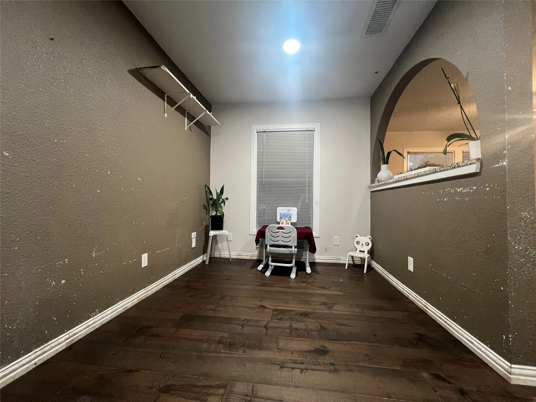 Single Family Residence For Sale in Dallas County , 8810 Eldon Drive, Dallas, Texas 75217, 2 Bedroom, 1 Bathroom, 2 Garage spaces, 792 Sqft, built in 1950, mls#21393560, Real Estate Agent in Dallas, Homes For Sale in Dallas county, Homes For Sale in Dallas, Realtor in Dallas Texas, Real Estate Brokerage Independent Realty Texas, Luminita Cordes Realtor