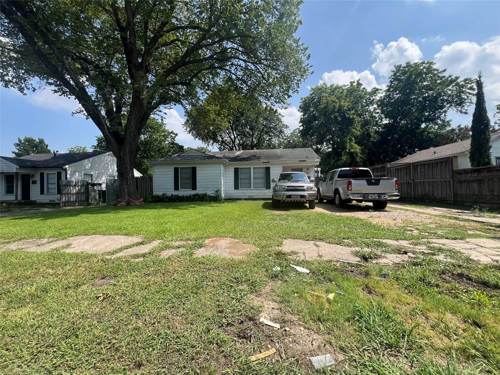 Single Family Residence For Sale in Dallas County , 8810 Eldon Drive, Dallas, Texas 75217, 2 Bedroom, 1 Bathroom, 2 Garage spaces, 792 Sqft, built in 1950, mls#21393560, Real Estate Agent in Dallas, Homes For Sale in Dallas county, Homes For Sale in Dallas, Realtor in Dallas Texas, Real Estate Brokerage Independent Realty Texas, Luminita Cordes Realtor
