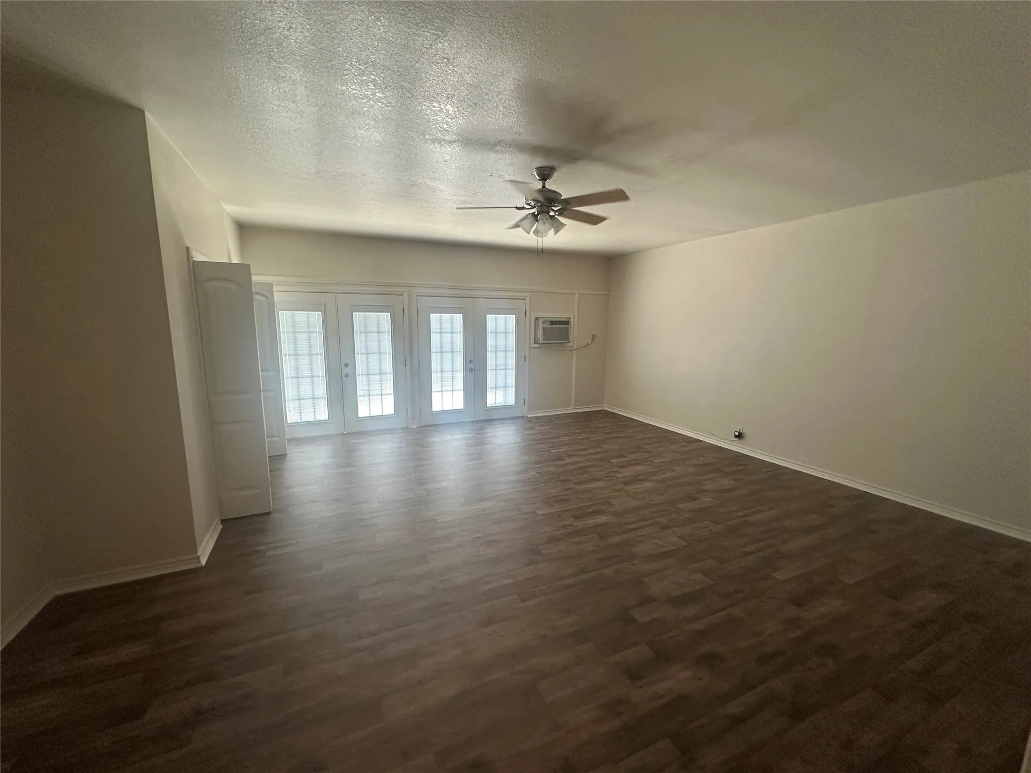 Single Family Residence For Sale in Grayson County , 1724 Alpine Drive, Sherman, Texas 75092, 5 Bedroom, 3 Bathroom, Garage spaces, 3,247 Sqft, built in 1995, mls#21394215, Real Estate Agent in Sherman, Homes For Sale in Grayson county, Homes For Sale in Sherman, Realtor in Sherman Texas, Real Estate Brokerage Independent Realty Texas, Luminita Cordes Realtor