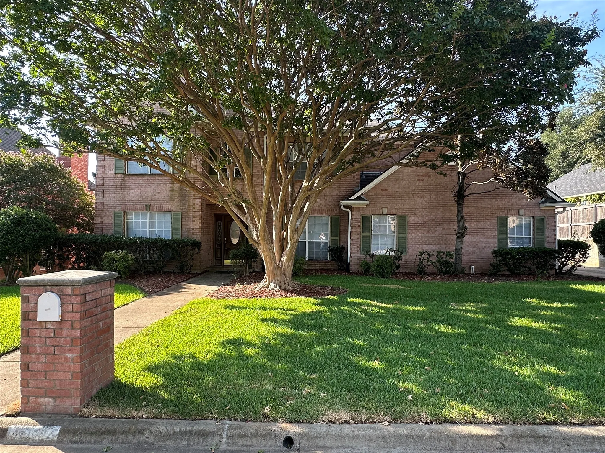 Single Family Residence For Sale in Grayson County , 1724 Alpine Drive, Sherman, Texas 75092, 5 Bedroom, 3 Bathroom, Garage spaces, 3,247 Sqft, built in 1995, mls#21394215, Real Estate Agent in Sherman, Homes For Sale in Grayson county, Homes For Sale in Sherman, Realtor in Sherman Texas, Real Estate Brokerage Independent Realty Texas, Luminita Cordes Realtor