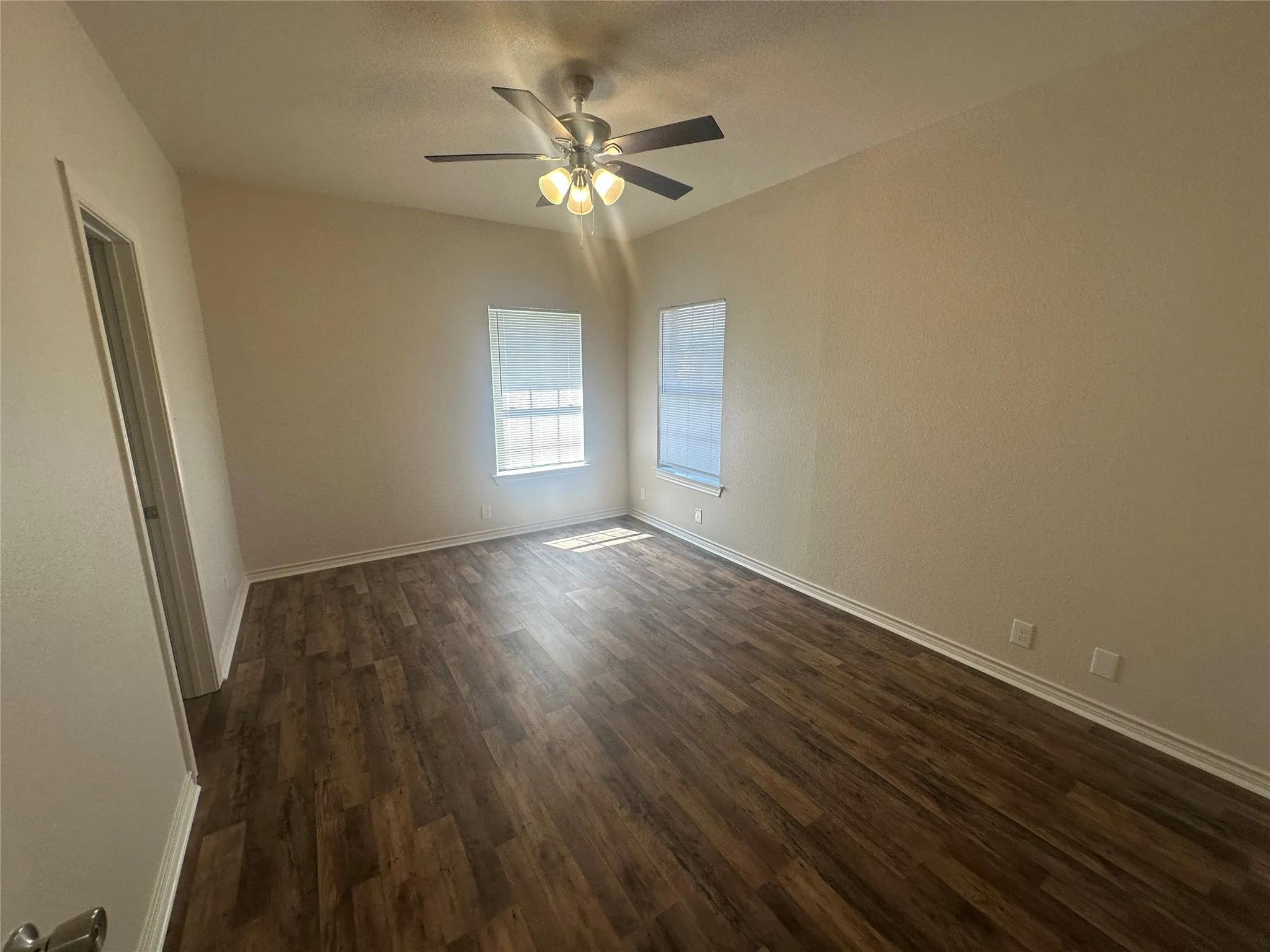 Single Family Residence For Sale in Grayson County , 1724 Alpine Drive, Sherman, Texas 75092, 5 Bedroom, 3 Bathroom, Garage spaces, 3,247 Sqft, built in 1995, mls#21394215, Real Estate Agent in Sherman, Homes For Sale in Grayson county, Homes For Sale in Sherman, Realtor in Sherman Texas, Real Estate Brokerage Independent Realty Texas, Luminita Cordes Realtor