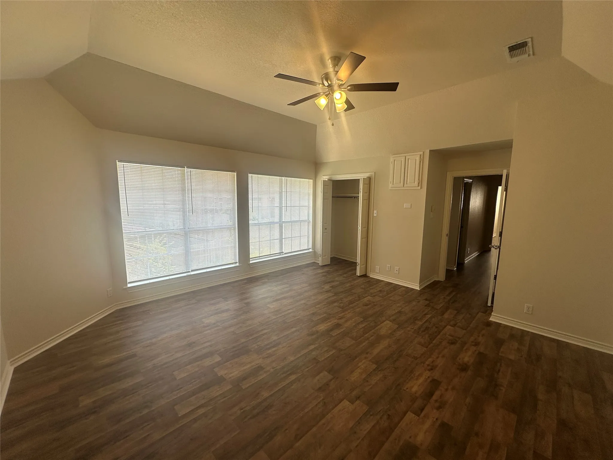 Single Family Residence For Sale in Grayson County , 1724 Alpine Drive, Sherman, Texas 75092, 5 Bedroom, 3 Bathroom, Garage spaces, 3,247 Sqft, built in 1995, mls#21394215, Real Estate Agent in Sherman, Homes For Sale in Grayson county, Homes For Sale in Sherman, Realtor in Sherman Texas, Real Estate Brokerage Independent Realty Texas, Luminita Cordes Realtor