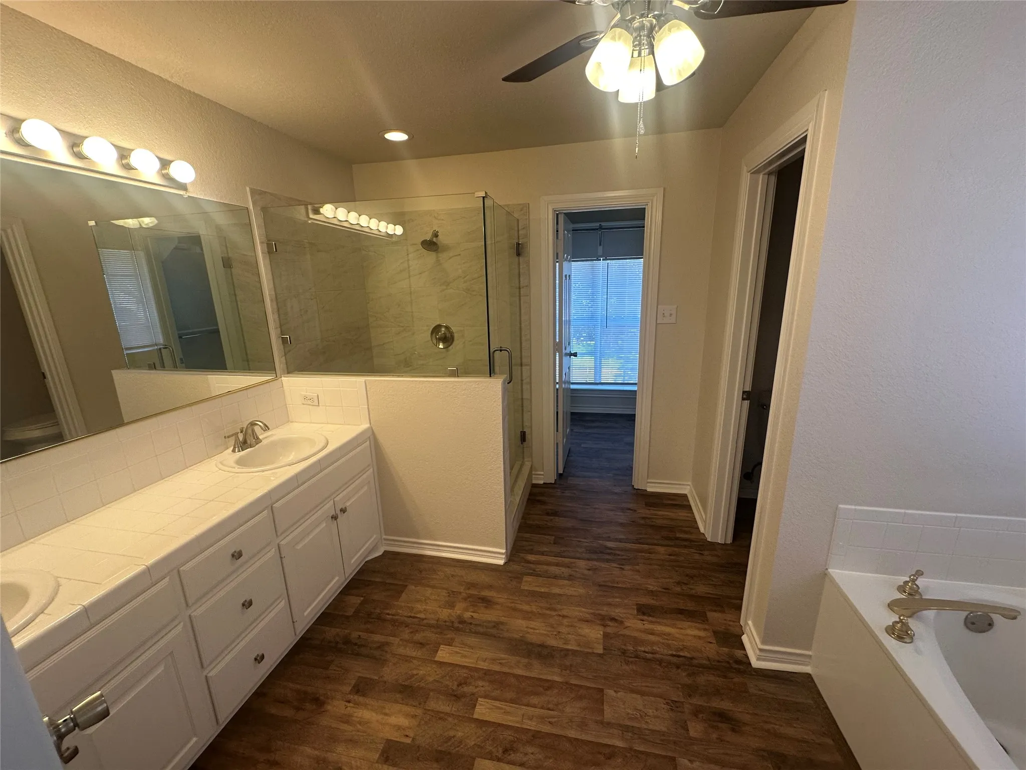 Single Family Residence For Sale in Grayson County , 1724 Alpine Drive, Sherman, Texas 75092, 5 Bedroom, 3 Bathroom, Garage spaces, 3,247 Sqft, built in 1995, mls#21394215, Real Estate Agent in Sherman, Homes For Sale in Grayson county, Homes For Sale in Sherman, Realtor in Sherman Texas, Real Estate Brokerage Independent Realty Texas, Luminita Cordes Realtor