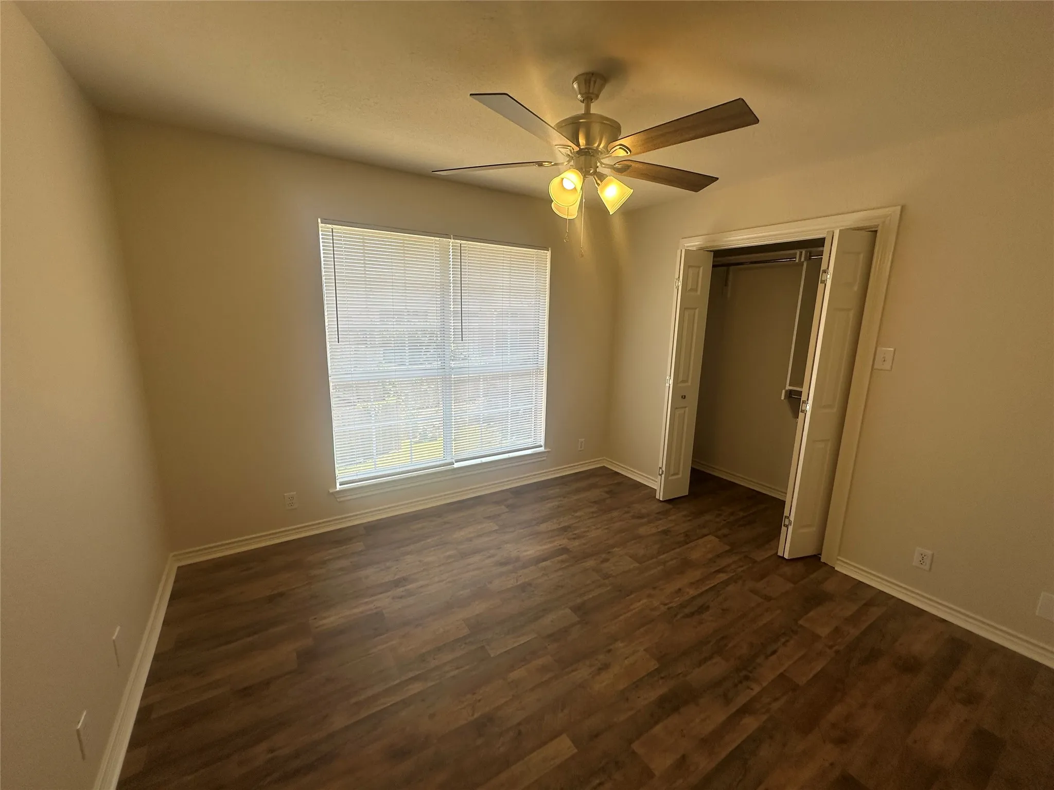 Single Family Residence For Sale in Grayson County , 1724 Alpine Drive, Sherman, Texas 75092, 5 Bedroom, 3 Bathroom, Garage spaces, 3,247 Sqft, built in 1995, mls#21394215, Real Estate Agent in Sherman, Homes For Sale in Grayson county, Homes For Sale in Sherman, Realtor in Sherman Texas, Real Estate Brokerage Independent Realty Texas, Luminita Cordes Realtor