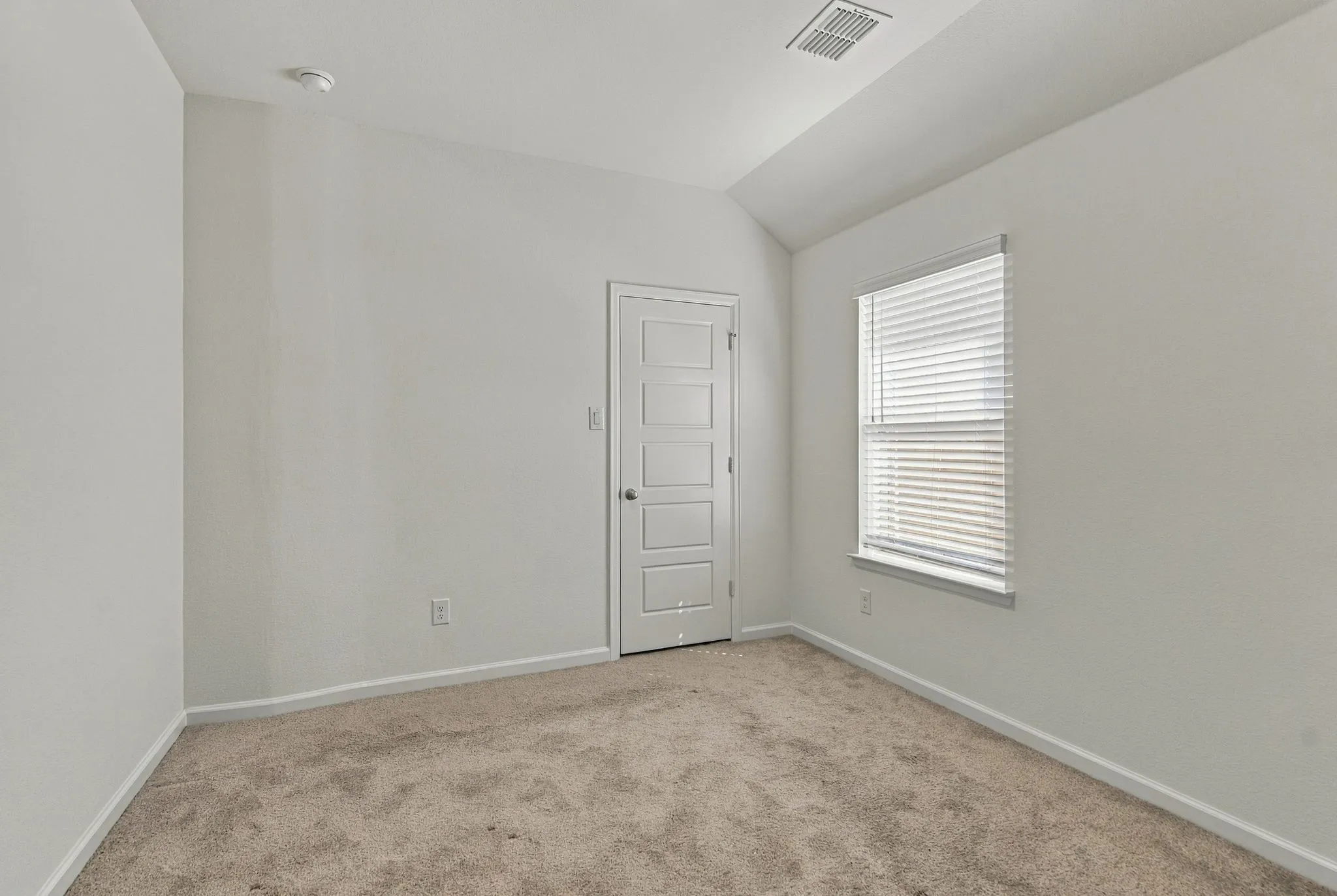 Single Family Residence For Sale in Denton County , 9336 Buckeye Bend, Little Elm, Texas 75068, 3 Bedroom, 3 Bathroom, 2 Garage spaces, 1,795 Sqft, built in 2024, mls#21394197, Real Estate Agent in Little Elm, Homes For Sale in Denton county, Homes For Sale in Little Elm, Realtor in Little Elm Texas, Real Estate Brokerage Independent Realty Texas, Luminita Cordes Realtor