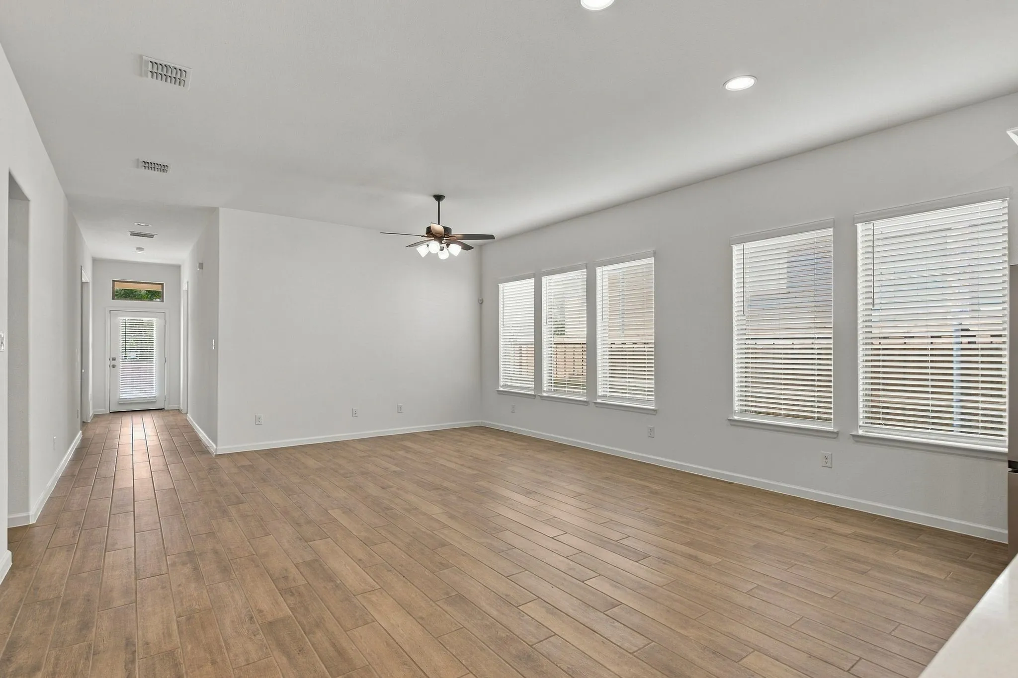 Single Family Residence For Sale in Denton County , 9336 Buckeye Bend, Little Elm, Texas 75068, 3 Bedroom, 3 Bathroom, 2 Garage spaces, 1,795 Sqft, built in 2024, mls#21394197, Real Estate Agent in Little Elm, Homes For Sale in Denton county, Homes For Sale in Little Elm, Realtor in Little Elm Texas, Real Estate Brokerage Independent Realty Texas, Luminita Cordes Realtor