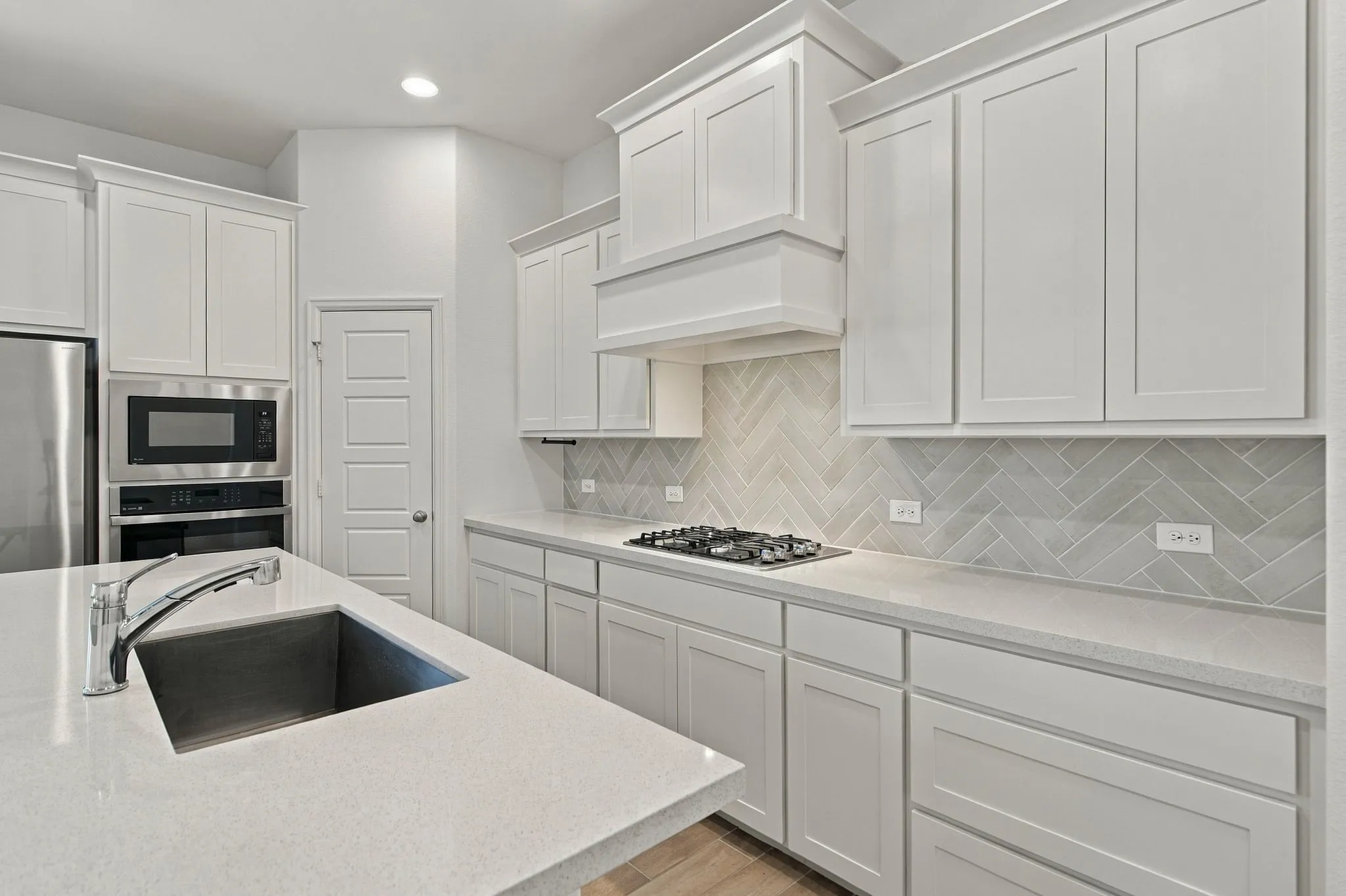 Single Family Residence For Sale in Denton County , 9336 Buckeye Bend, Little Elm, Texas 75068, 3 Bedroom, 3 Bathroom, 2 Garage spaces, 1,795 Sqft, built in 2024, mls#21394197, Real Estate Agent in Little Elm, Homes For Sale in Denton county, Homes For Sale in Little Elm, Realtor in Little Elm Texas, Real Estate Brokerage Independent Realty Texas, Luminita Cordes Realtor