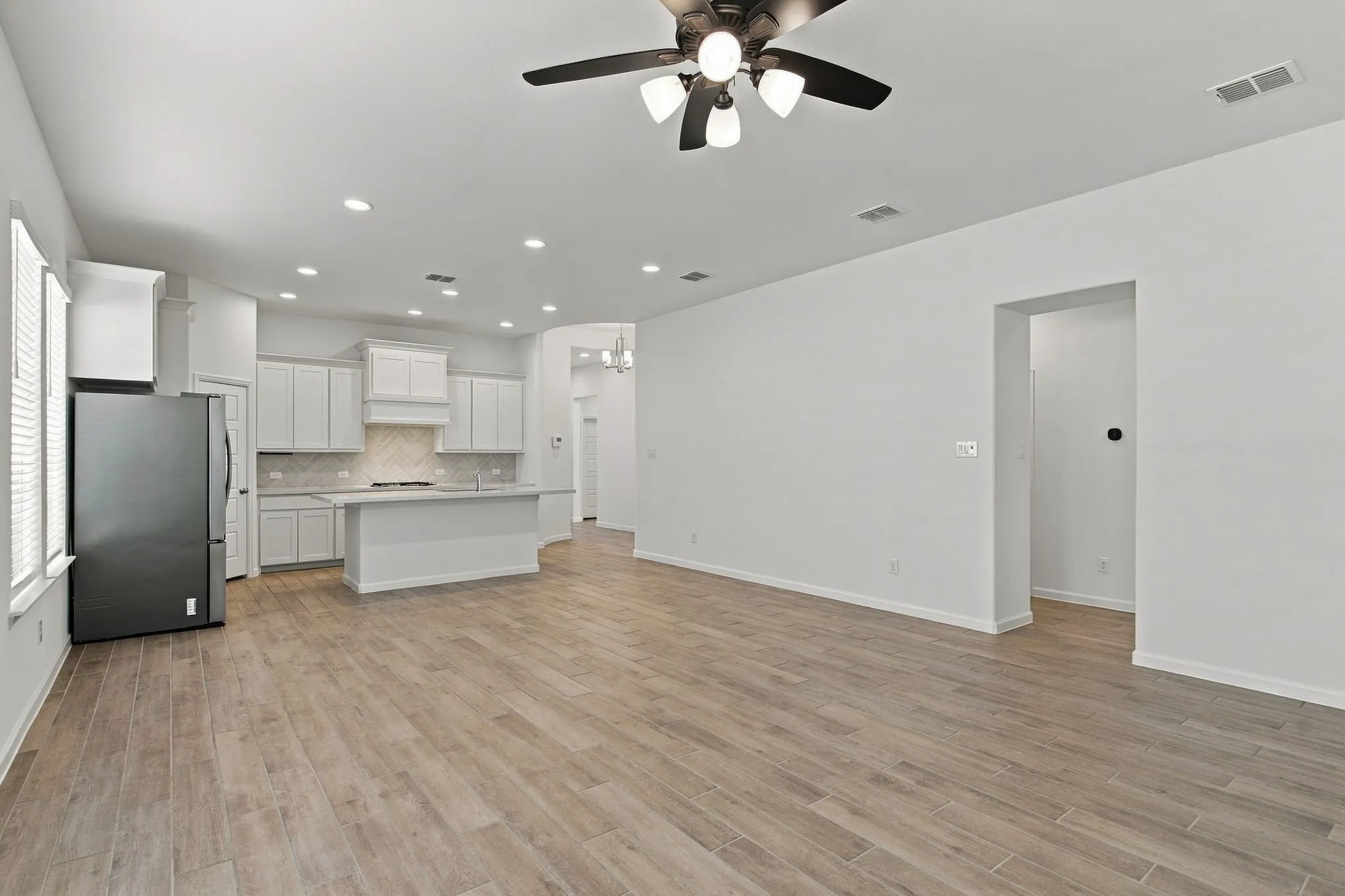 Single Family Residence For Sale in Denton County , 9336 Buckeye Bend, Little Elm, Texas 75068, 3 Bedroom, 3 Bathroom, 2 Garage spaces, 1,795 Sqft, built in 2024, mls#21394197, Real Estate Agent in Little Elm, Homes For Sale in Denton county, Homes For Sale in Little Elm, Realtor in Little Elm Texas, Real Estate Brokerage Independent Realty Texas, Luminita Cordes Realtor