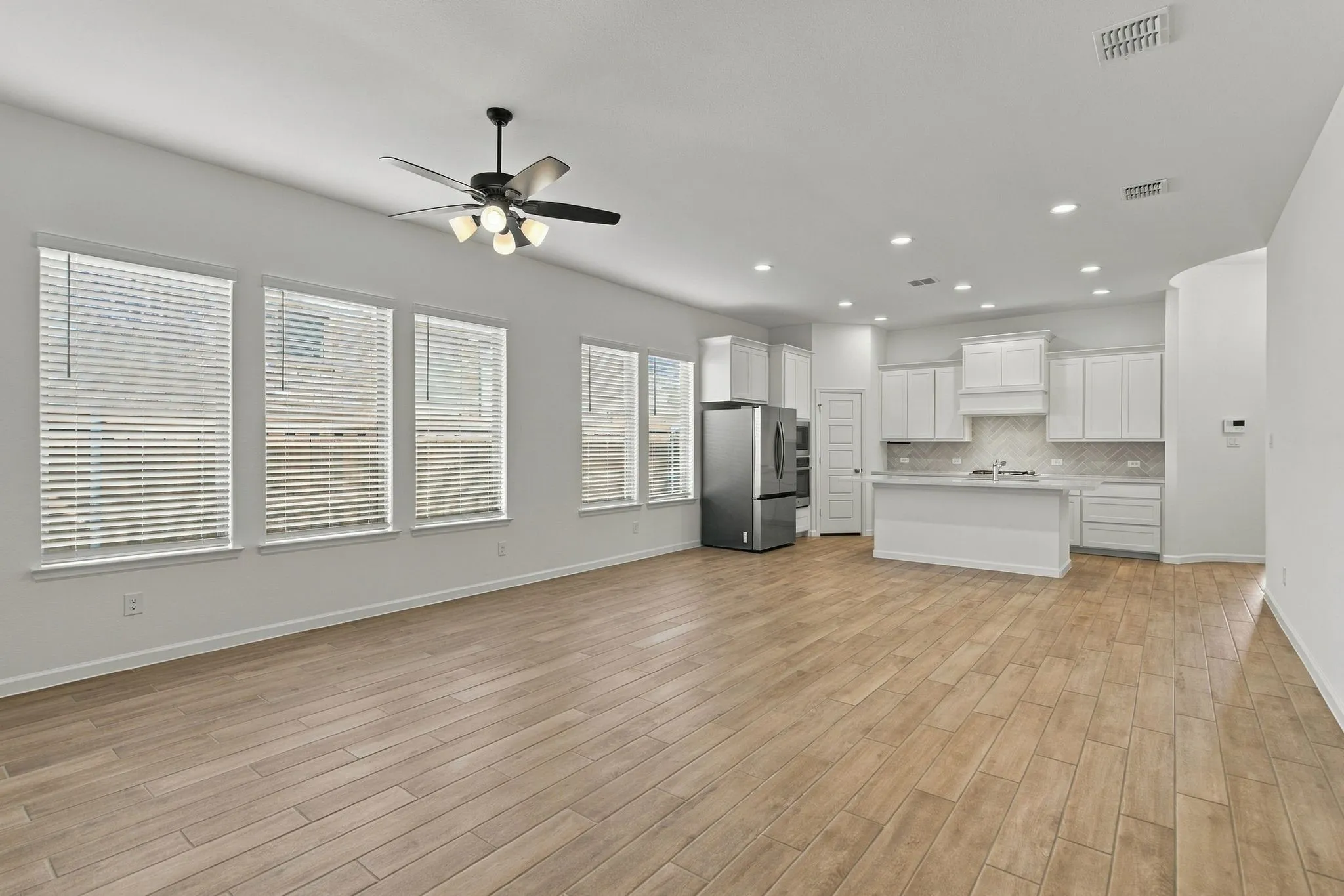 Single Family Residence For Sale in Denton County , 9336 Buckeye Bend, Little Elm, Texas 75068, 3 Bedroom, 3 Bathroom, 2 Garage spaces, 1,795 Sqft, built in 2024, mls#21394197, Real Estate Agent in Little Elm, Homes For Sale in Denton county, Homes For Sale in Little Elm, Realtor in Little Elm Texas, Real Estate Brokerage Independent Realty Texas, Luminita Cordes Realtor