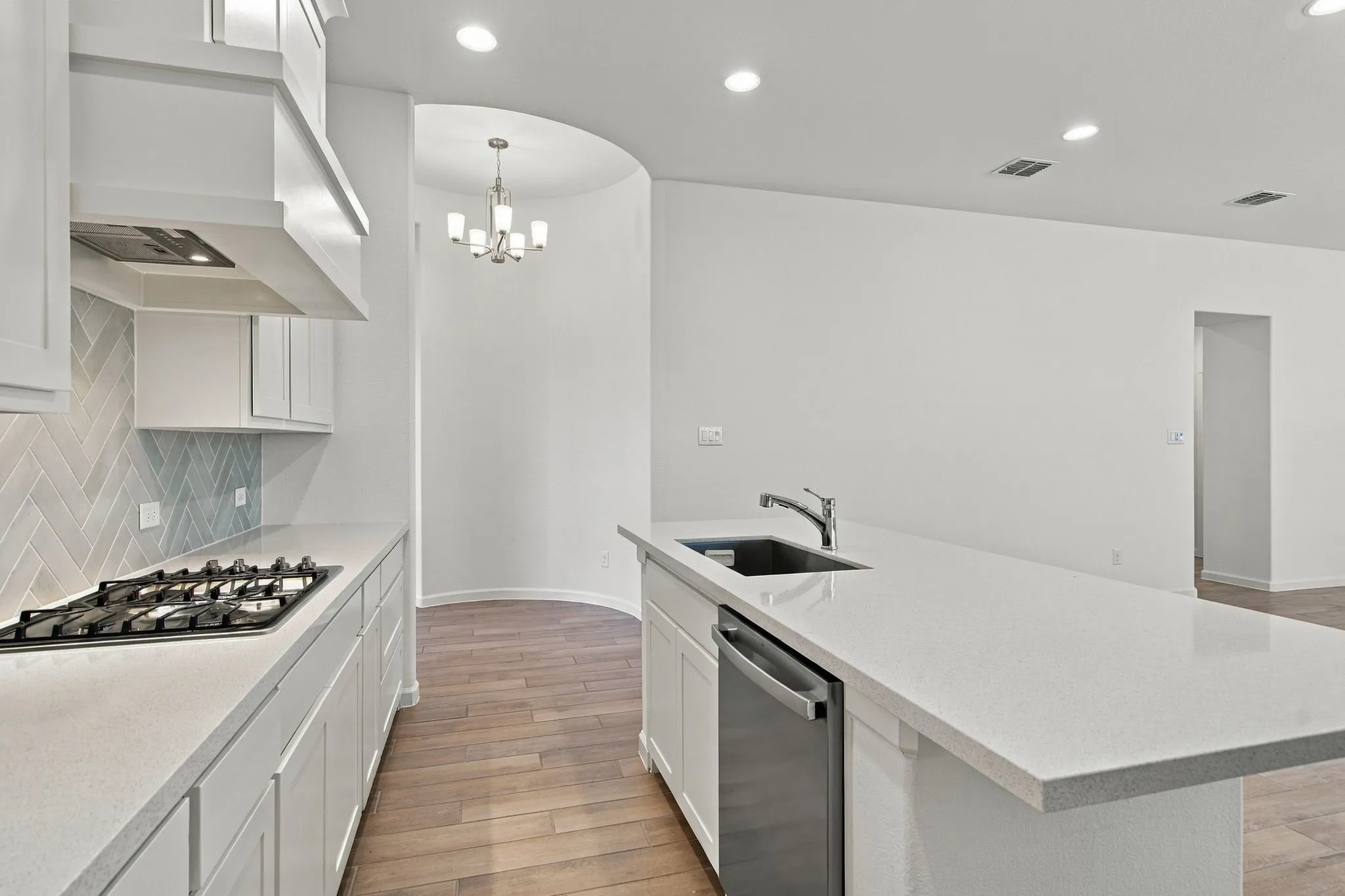 Single Family Residence For Sale in Denton County , 9336 Buckeye Bend, Little Elm, Texas 75068, 3 Bedroom, 3 Bathroom, 2 Garage spaces, 1,795 Sqft, built in 2024, mls#21394197, Real Estate Agent in Little Elm, Homes For Sale in Denton county, Homes For Sale in Little Elm, Realtor in Little Elm Texas, Real Estate Brokerage Independent Realty Texas, Luminita Cordes Realtor