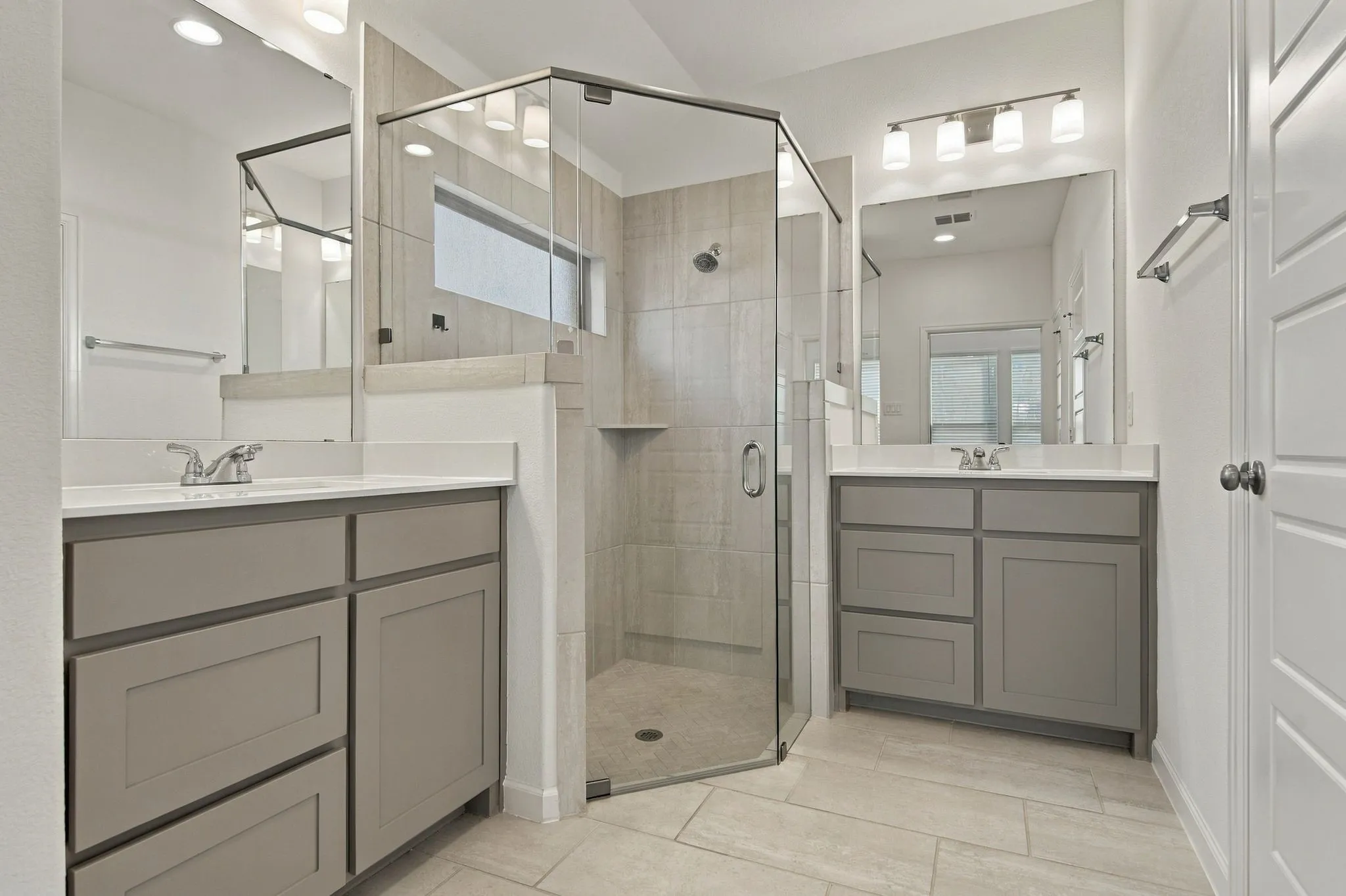 Single Family Residence For Sale in Denton County , 9336 Buckeye Bend, Little Elm, Texas 75068, 3 Bedroom, 3 Bathroom, 2 Garage spaces, 1,795 Sqft, built in 2024, mls#21394197, Real Estate Agent in Little Elm, Homes For Sale in Denton county, Homes For Sale in Little Elm, Realtor in Little Elm Texas, Real Estate Brokerage Independent Realty Texas, Luminita Cordes Realtor