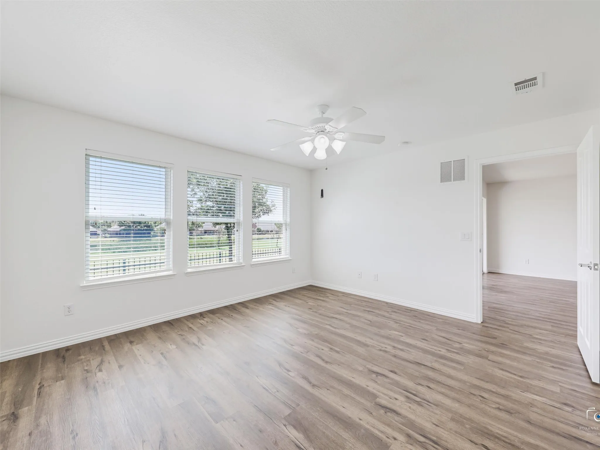 Single Family Residence For Sale in Denton County , 7542 Birmingham Forest Drive, Frisco, Texas 75036, 3 Bedroom, 2 Bathroom, 2 Garage spaces, 1,467 Sqft, built in 2010, mls#21386369, Real Estate Agent in Frisco, Homes For Sale in Denton county, Homes For Sale in Frisco, Realtor in Frisco Texas, Real Estate Brokerage Independent Realty Texas, Luminita Cordes Realtor