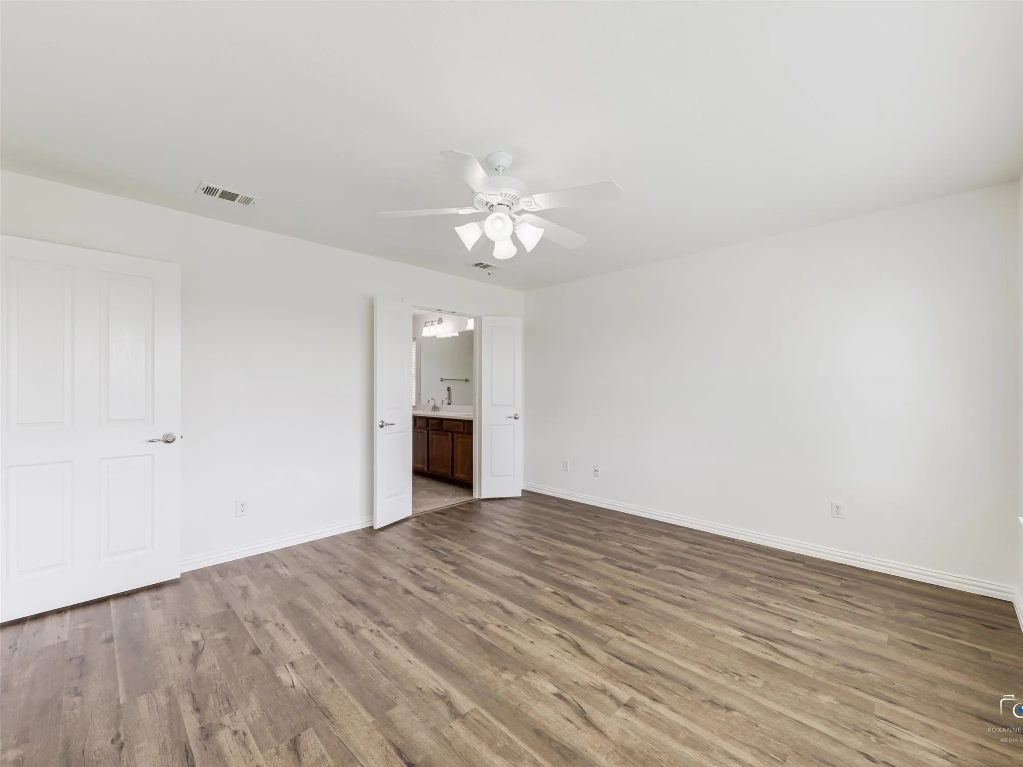 Single Family Residence For Sale in Denton County , 7542 Birmingham Forest Drive, Frisco, Texas 75036, 3 Bedroom, 2 Bathroom, 2 Garage spaces, 1,467 Sqft, built in 2010, mls#21386369, Real Estate Agent in Frisco, Homes For Sale in Denton county, Homes For Sale in Frisco, Realtor in Frisco Texas, Real Estate Brokerage Independent Realty Texas, Luminita Cordes Realtor