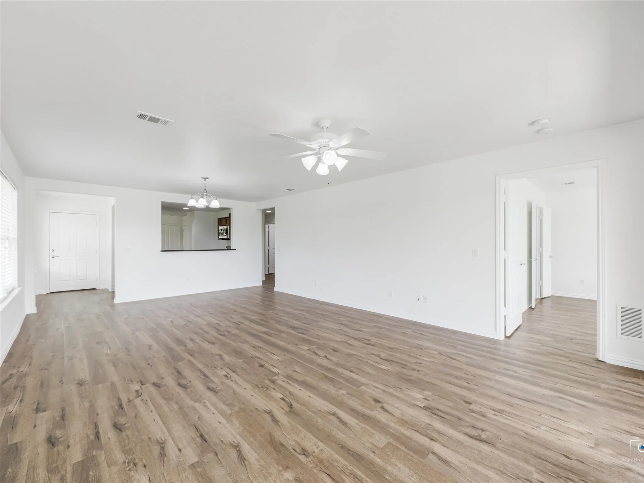 Single Family Residence For Sale in Denton County , 7542 Birmingham Forest Drive, Frisco, Texas 75036, 3 Bedroom, 2 Bathroom, 2 Garage spaces, 1,467 Sqft, built in 2010, mls#21386369, Real Estate Agent in Frisco, Homes For Sale in Denton county, Homes For Sale in Frisco, Realtor in Frisco Texas, Real Estate Brokerage Independent Realty Texas, Luminita Cordes Realtor