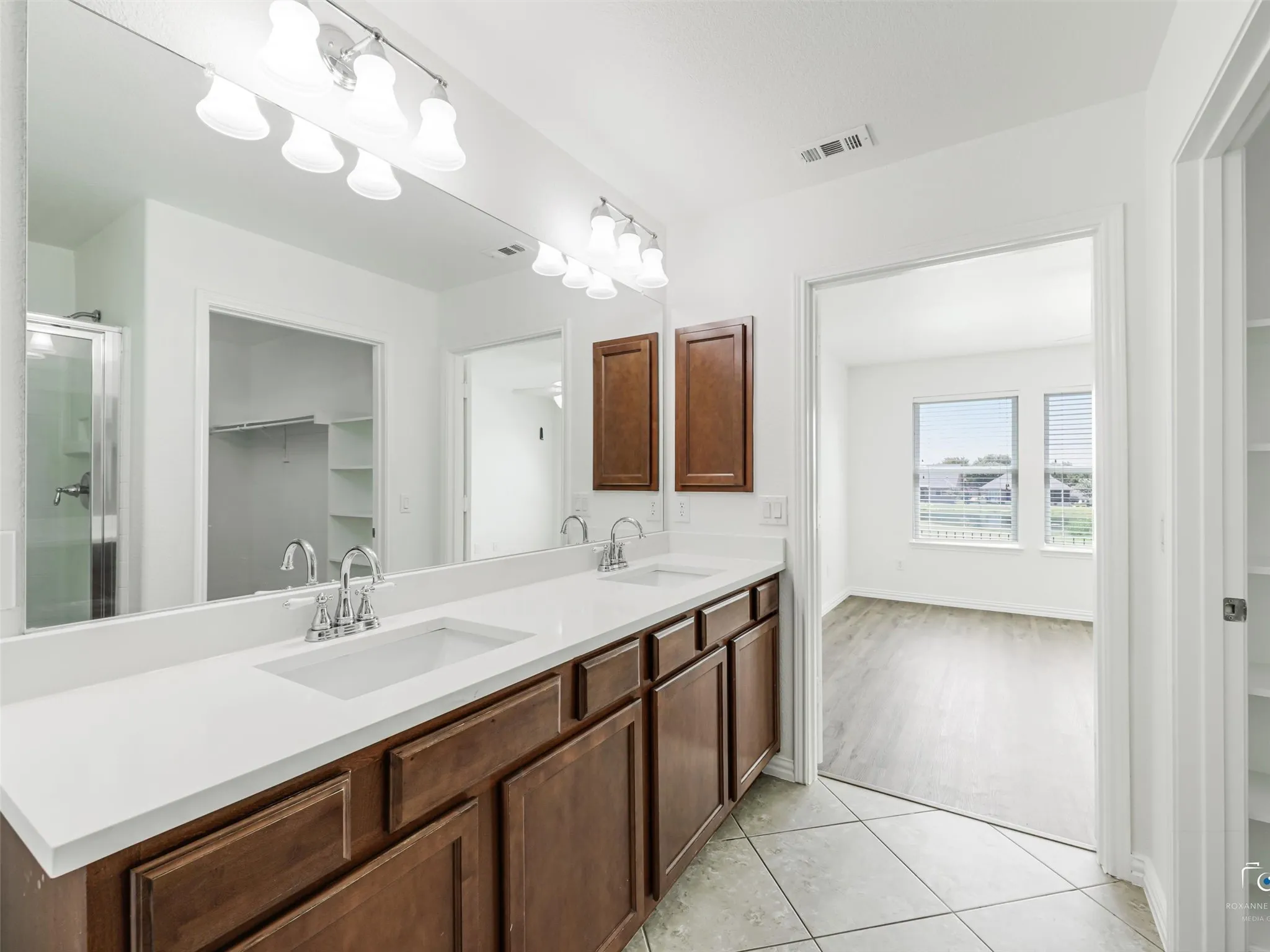 Single Family Residence For Sale in Denton County , 7542 Birmingham Forest Drive, Frisco, Texas 75036, 3 Bedroom, 2 Bathroom, 2 Garage spaces, 1,467 Sqft, built in 2010, mls#21386369, Real Estate Agent in Frisco, Homes For Sale in Denton county, Homes For Sale in Frisco, Realtor in Frisco Texas, Real Estate Brokerage Independent Realty Texas, Luminita Cordes Realtor