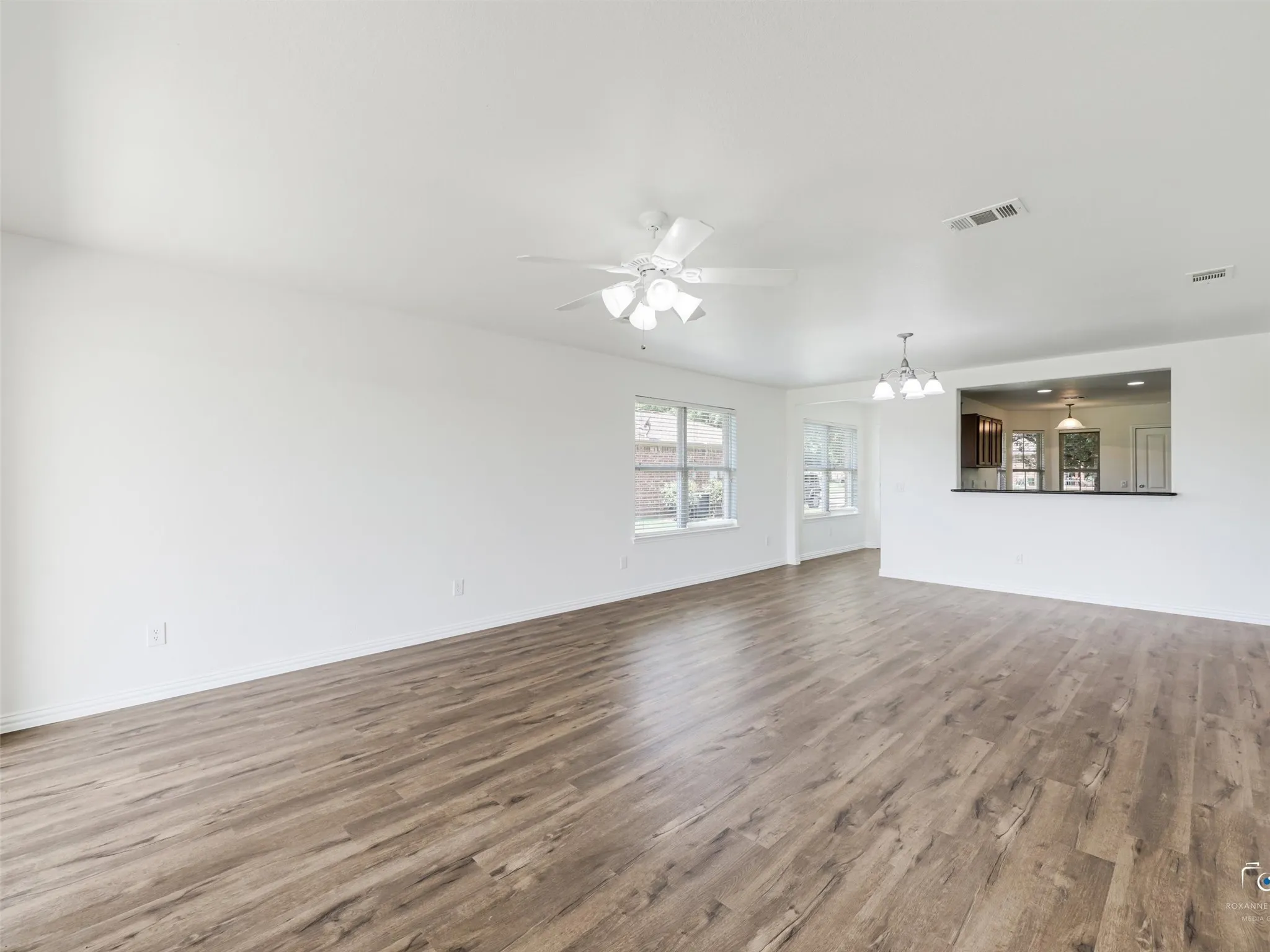 Single Family Residence For Sale in Denton County , 7542 Birmingham Forest Drive, Frisco, Texas 75036, 3 Bedroom, 2 Bathroom, 2 Garage spaces, 1,467 Sqft, built in 2010, mls#21386369, Real Estate Agent in Frisco, Homes For Sale in Denton county, Homes For Sale in Frisco, Realtor in Frisco Texas, Real Estate Brokerage Independent Realty Texas, Luminita Cordes Realtor