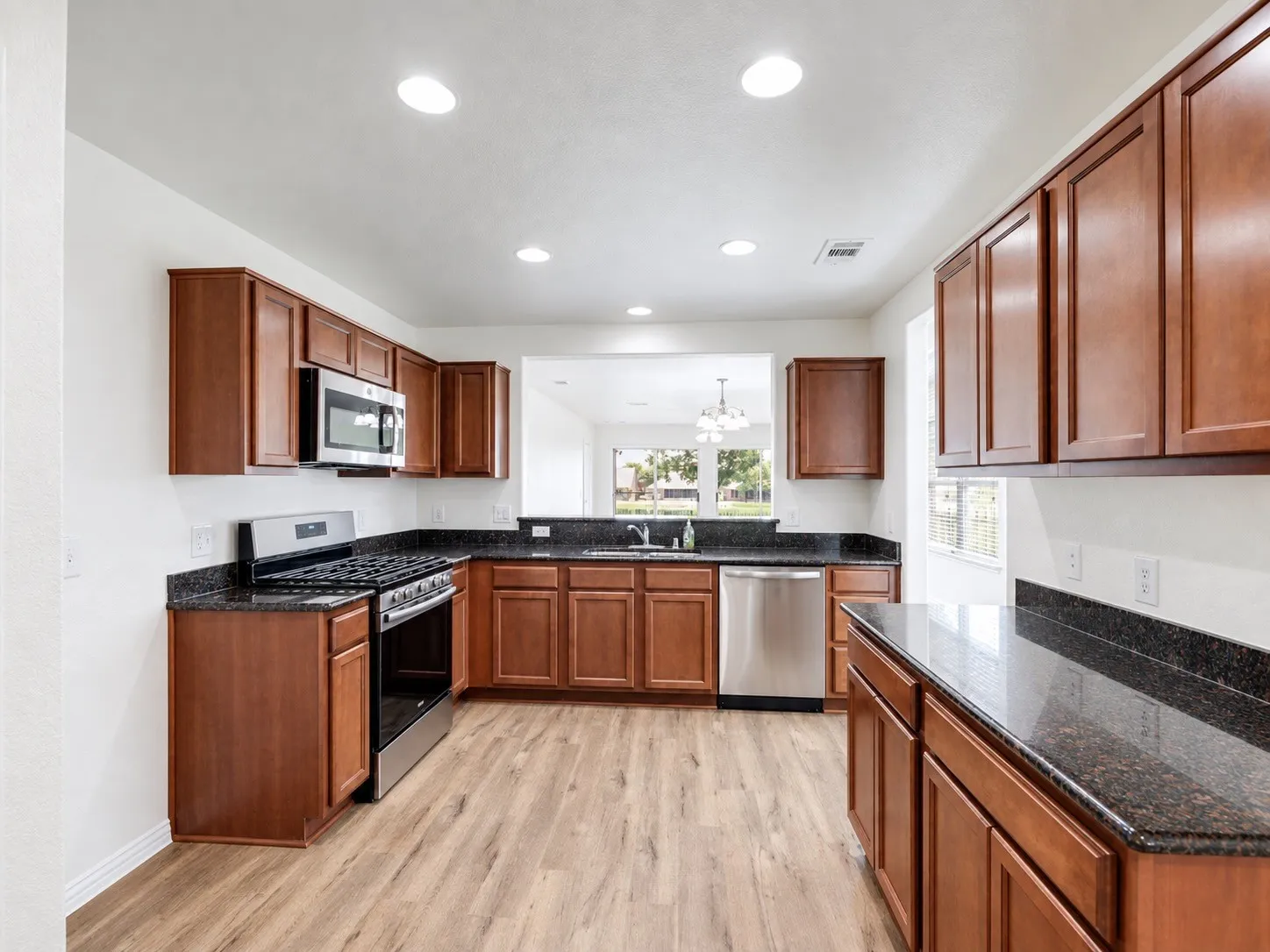 Single Family Residence For Sale in Denton County , 7542 Birmingham Forest Drive, Frisco, Texas 75036, 3 Bedroom, 2 Bathroom, 2 Garage spaces, 1,467 Sqft, built in 2010, mls#21386369, Real Estate Agent in Frisco, Homes For Sale in Denton county, Homes For Sale in Frisco, Realtor in Frisco Texas, Real Estate Brokerage Independent Realty Texas, Luminita Cordes Realtor
