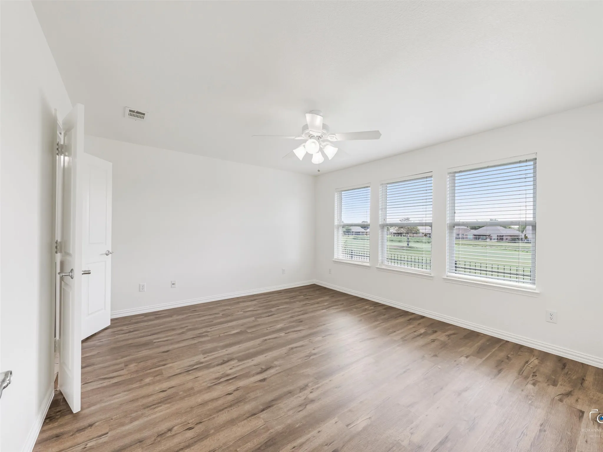 Single Family Residence For Sale in Denton County , 7542 Birmingham Forest Drive, Frisco, Texas 75036, 3 Bedroom, 2 Bathroom, 2 Garage spaces, 1,467 Sqft, built in 2010, mls#21386369, Real Estate Agent in Frisco, Homes For Sale in Denton county, Homes For Sale in Frisco, Realtor in Frisco Texas, Real Estate Brokerage Independent Realty Texas, Luminita Cordes Realtor