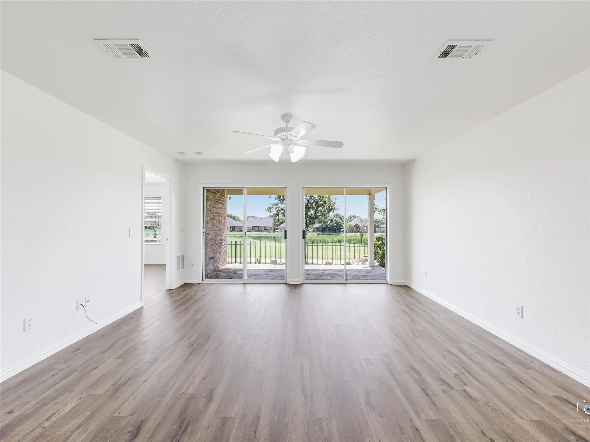 Single Family Residence For Sale in Denton County , 7542 Birmingham Forest Drive, Frisco, Texas 75036, 3 Bedroom, 2 Bathroom, 2 Garage spaces, 1,467 Sqft, built in 2010, mls#21386369, Real Estate Agent in Frisco, Homes For Sale in Denton county, Homes For Sale in Frisco, Realtor in Frisco Texas, Real Estate Brokerage Independent Realty Texas, Luminita Cordes Realtor