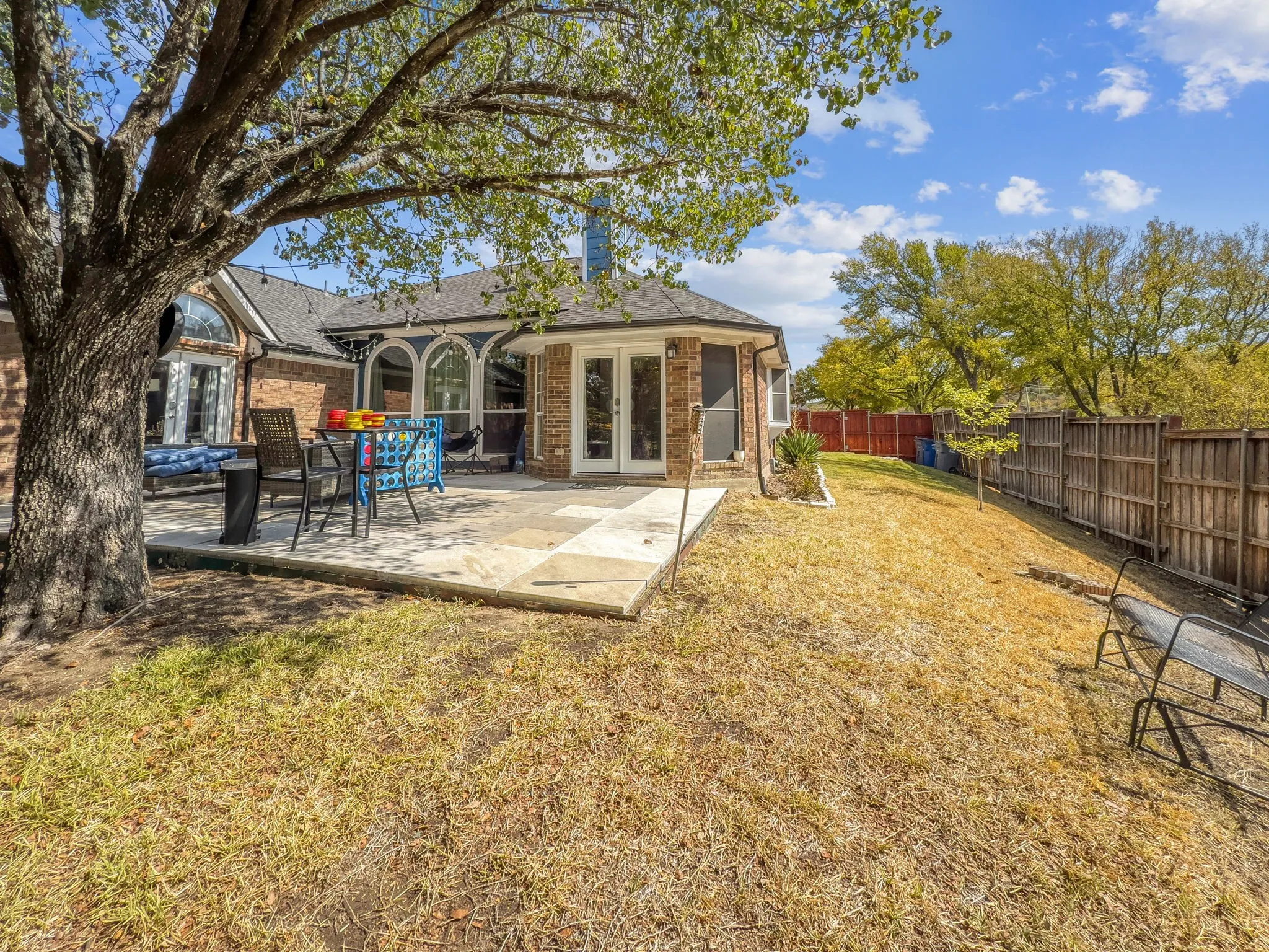 Single Family Residence For Sale in Dallas County , 8304 Crystalwood Drive, Dallas, Texas 75249, 4 Bedroom, 2 Bathroom, 3 Garage spaces, 2,585 Sqft, built in 1989, mls#21394226, Real Estate Agent in Dallas, Homes For Sale in Dallas county, Homes For Sale in Dallas, Realtor in Dallas Texas, Real Estate Brokerage Independent Realty Texas, Luminita Cordes Realtor