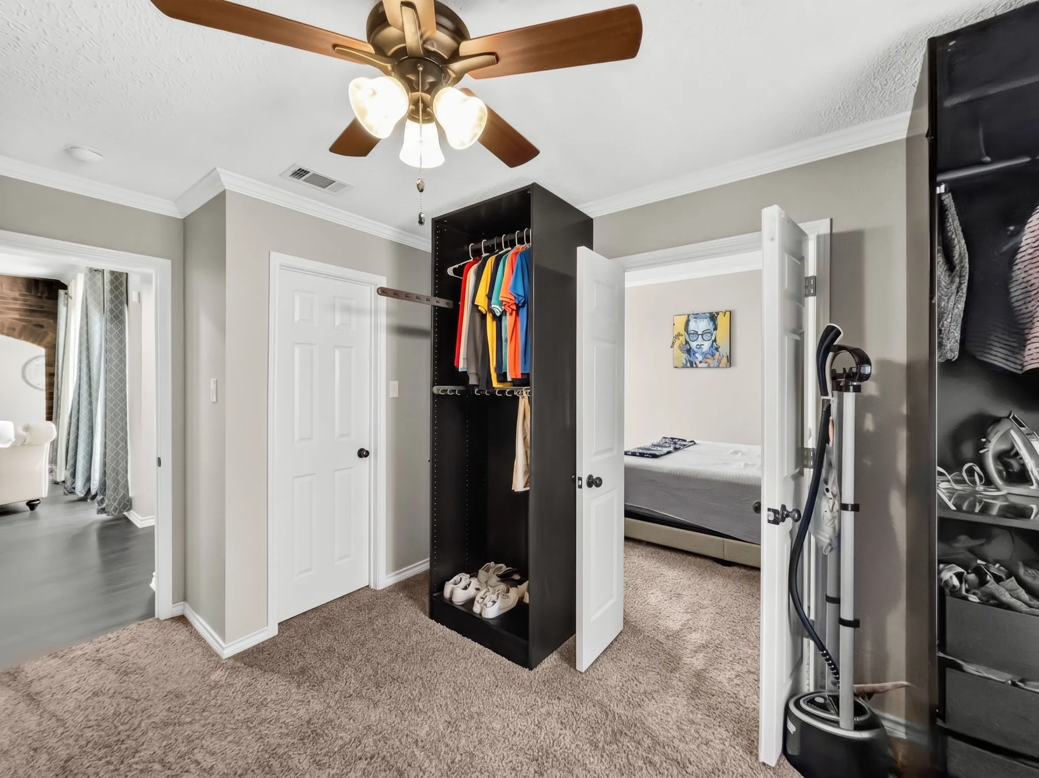 Single Family Residence For Sale in Dallas County , 8304 Crystalwood Drive, Dallas, Texas 75249, 4 Bedroom, 2 Bathroom, 3 Garage spaces, 2,585 Sqft, built in 1989, mls#21394226, Real Estate Agent in Dallas, Homes For Sale in Dallas county, Homes For Sale in Dallas, Realtor in Dallas Texas, Real Estate Brokerage Independent Realty Texas, Luminita Cordes Realtor