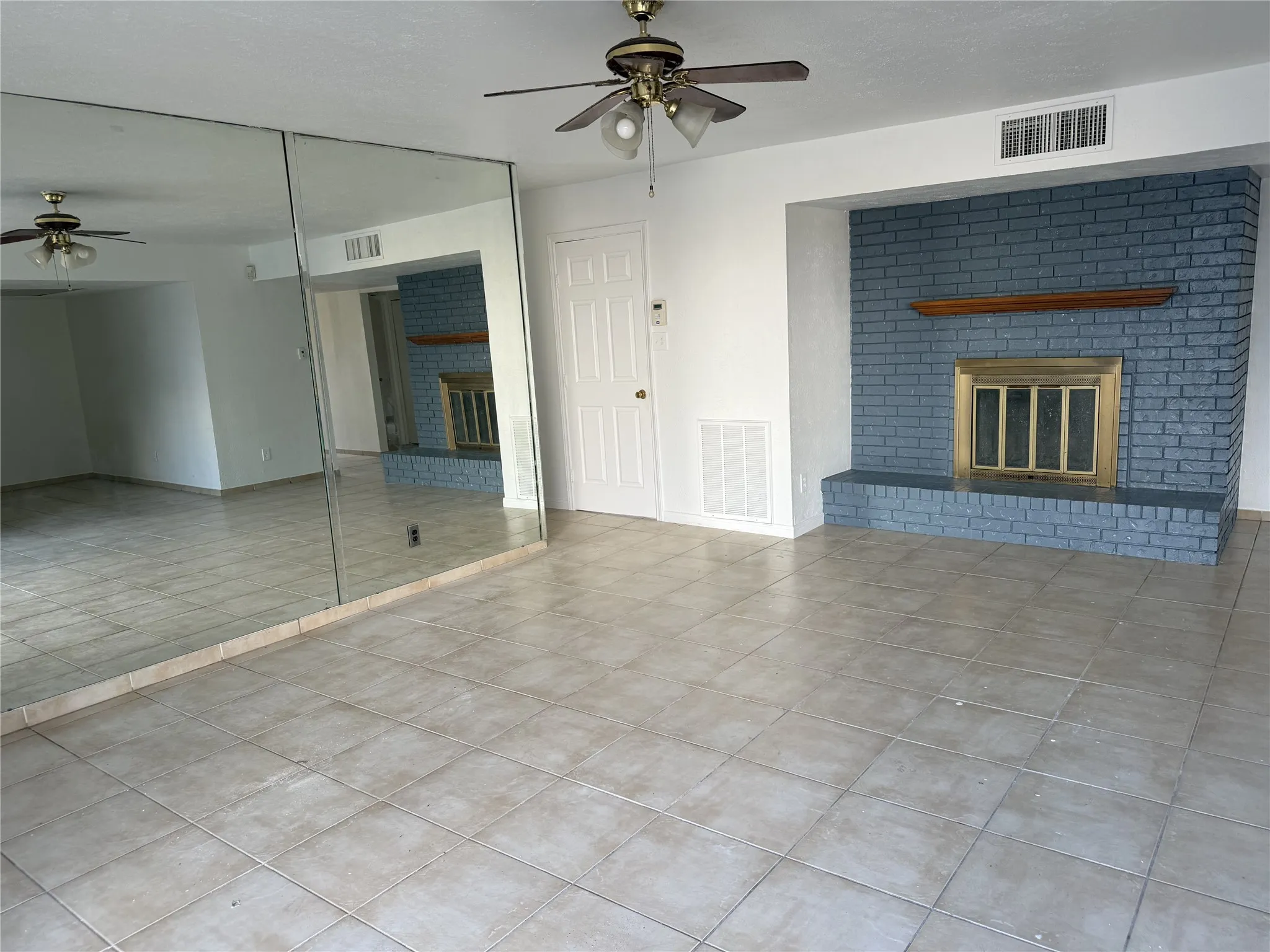 Single Family Residence For Sale in Dallas County , 11634 Featherbrook Drive, Dallas, Texas 75228, 4 Bedroom, 2 Bathroom, 2 Garage spaces, 1,731 Sqft, built in 1979, mls#21391365, Real Estate Agent in Dallas, Homes For Sale in Dallas county, Homes For Sale in Dallas, Realtor in Dallas Texas, Real Estate Brokerage Independent Realty Texas, Luminita Cordes Realtor